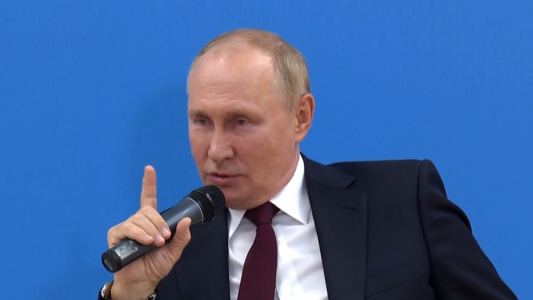 Что происходит в кабинетах власти, когда никто не видит?