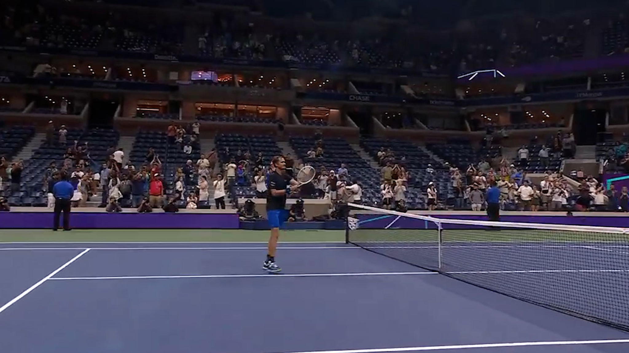 Теннис. Даниил Медведев вышел в 1/8 финала US Open
