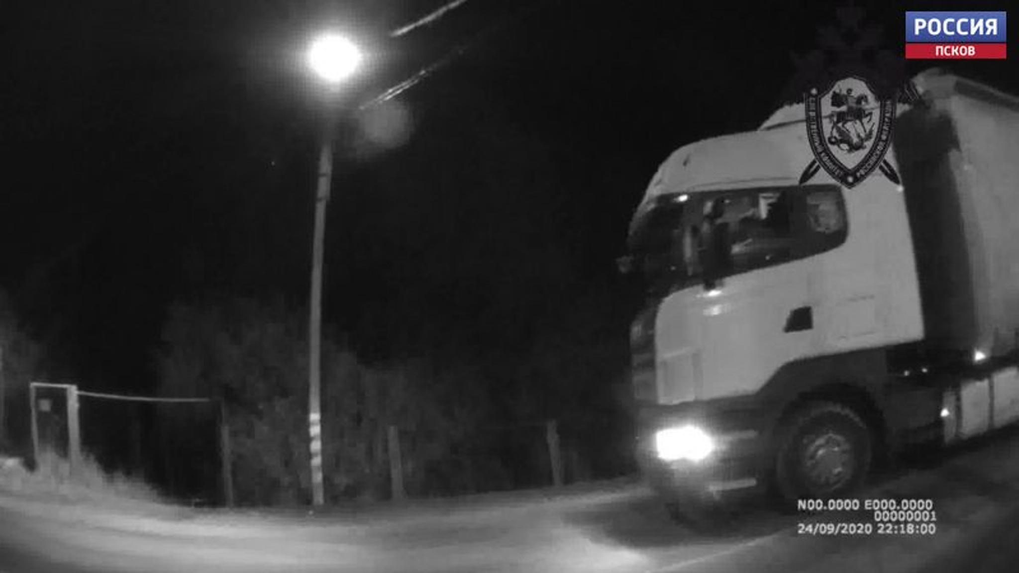 Иностранный гражданин заплатит большой штраф за попытку подкупа сотрудника таможни