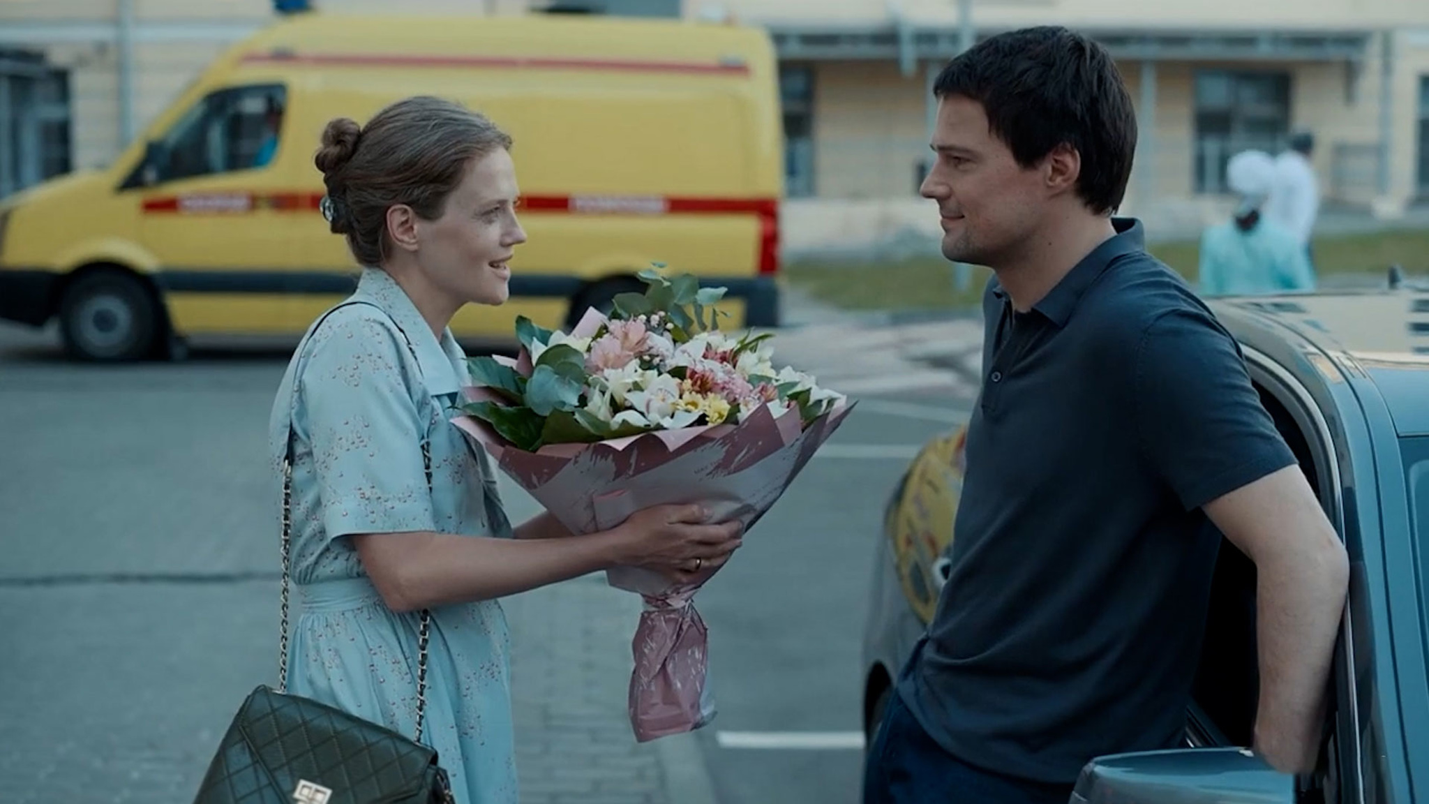 Трейлер сериала "Надвое"