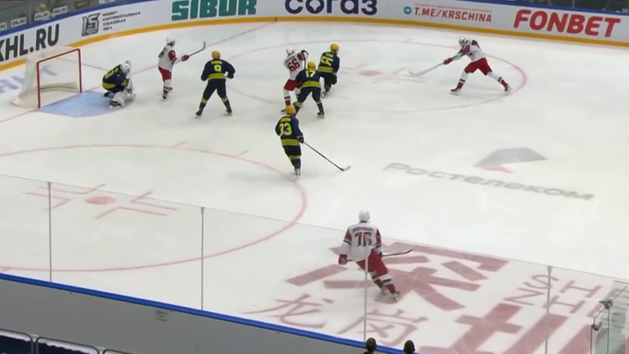 Ярославский "Локо" одержал победу над "Атлантом"