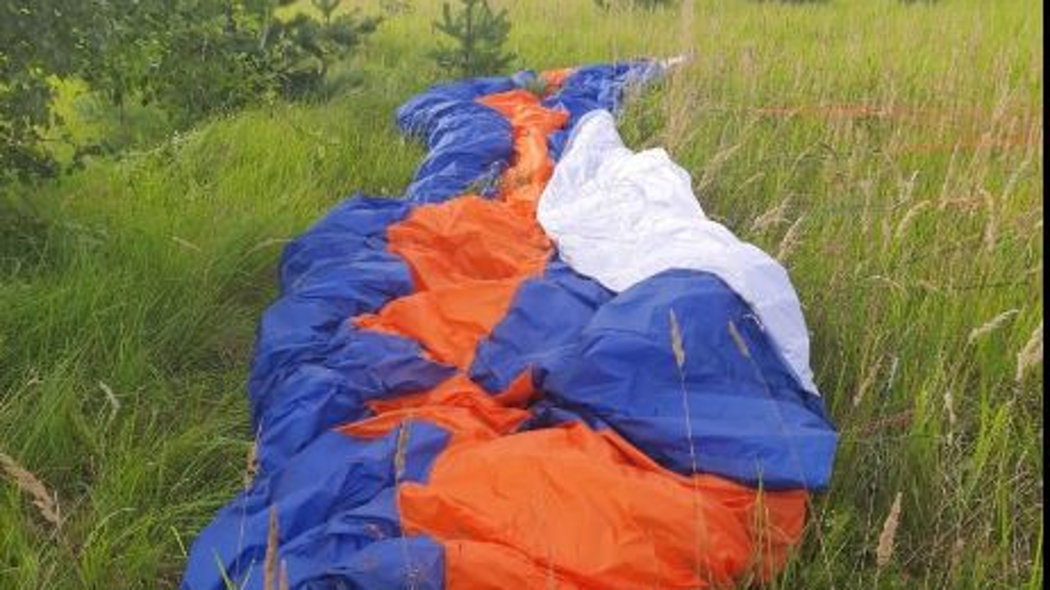 При падении мотопараплана в Ивановской области пострадал человек