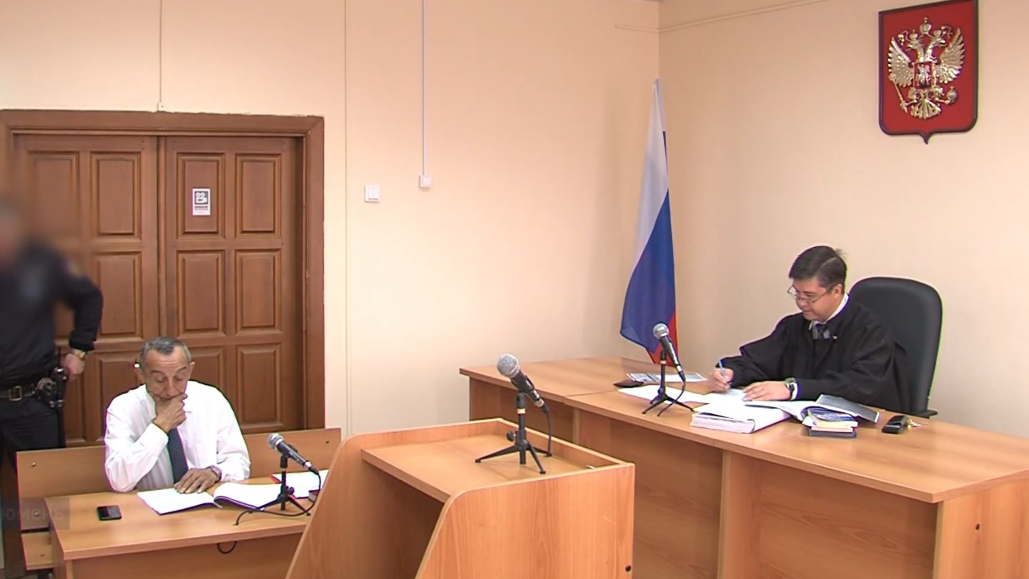 Школьный учитель оказался в суде за сбыт наркотиков
