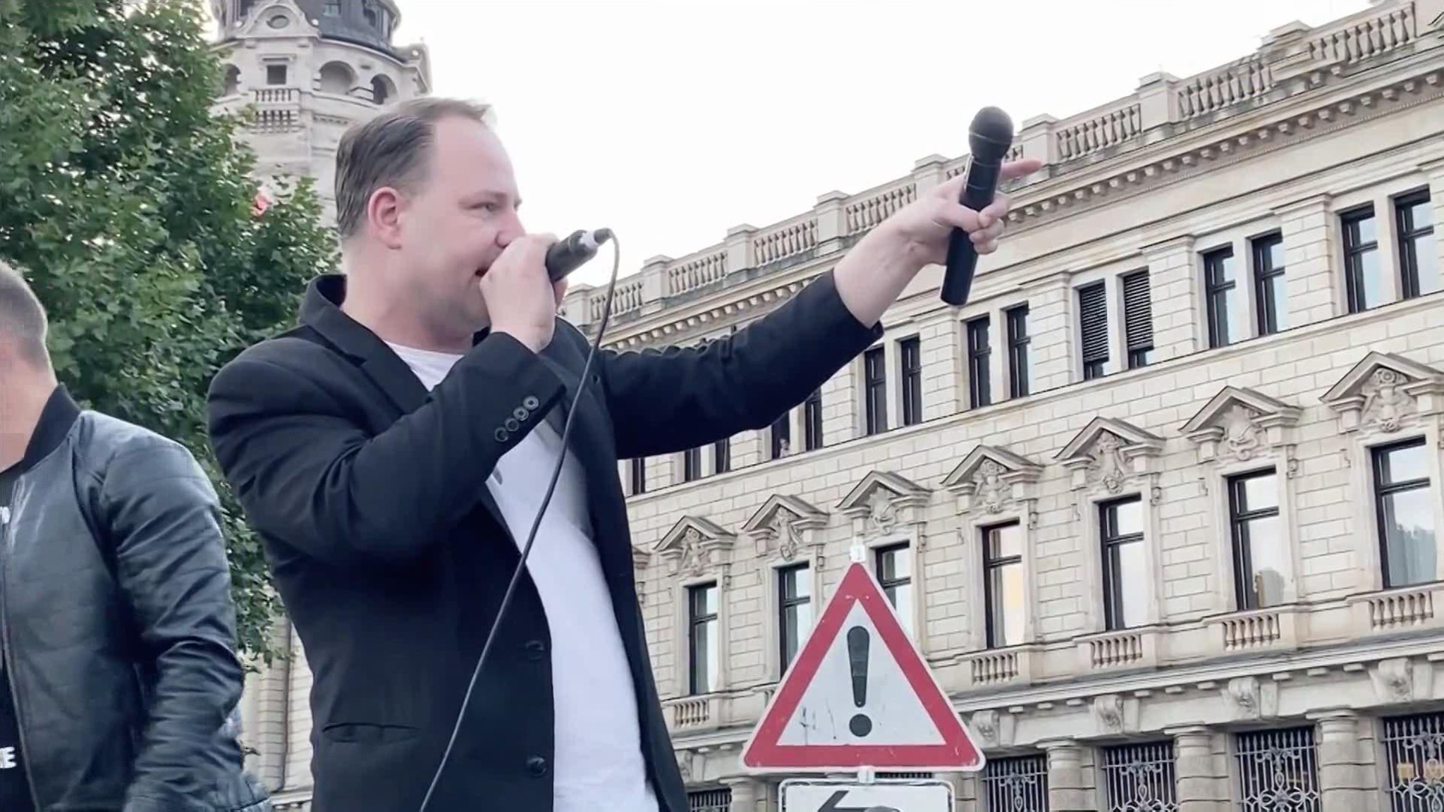 Правительство уничтожает Германию