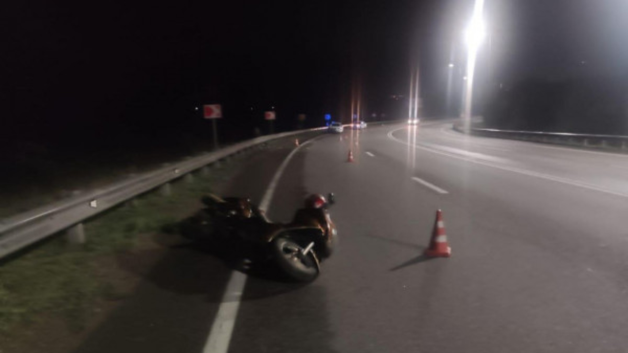 В Минводах лихач-бесправник на мотоцикле отправил свою пассажирку в реанимацию
