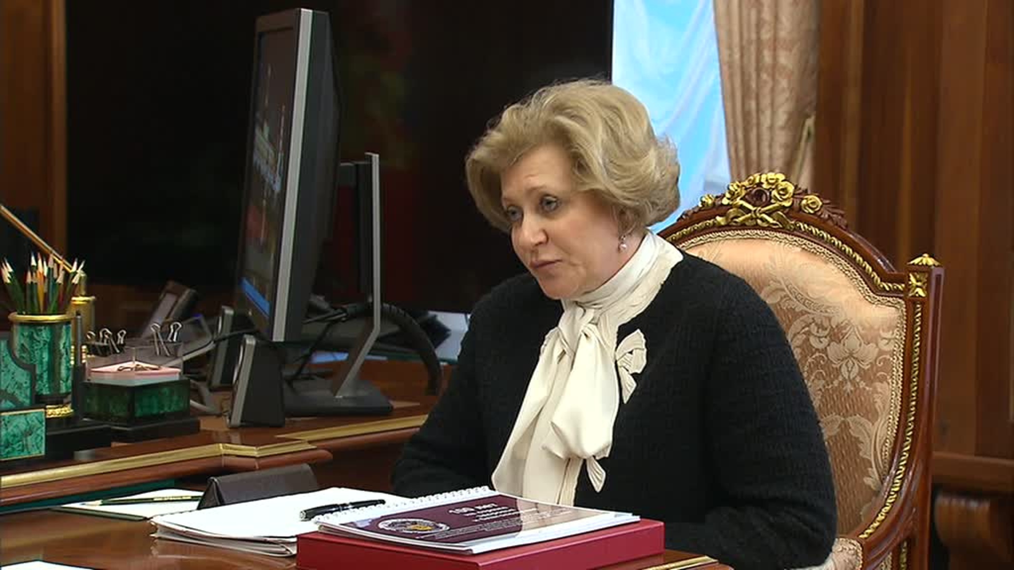 Попова доложила Путину об уходе от волны