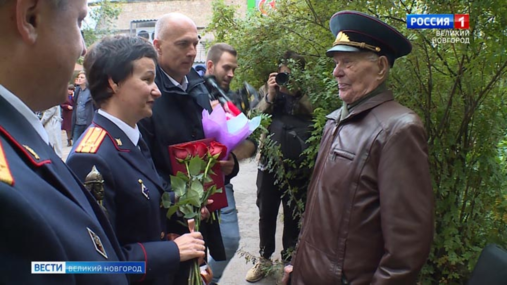 В Великом Новгороде поздравили ветерана Великой Отечественной войны А.П.Попова со столетним юбилеем