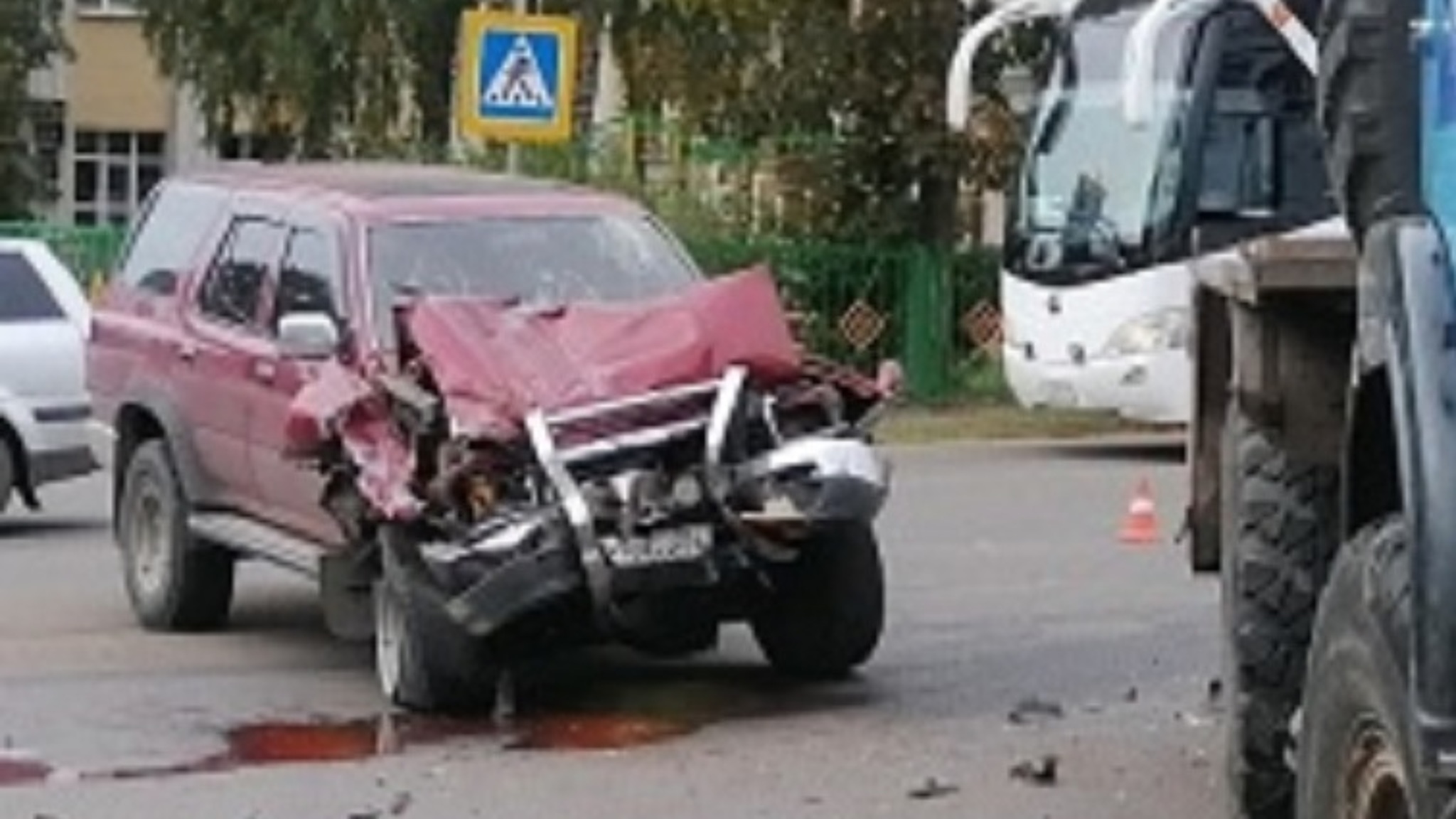 В Ярославской области в ДТП с грузовиком пострадал водитель легковушки