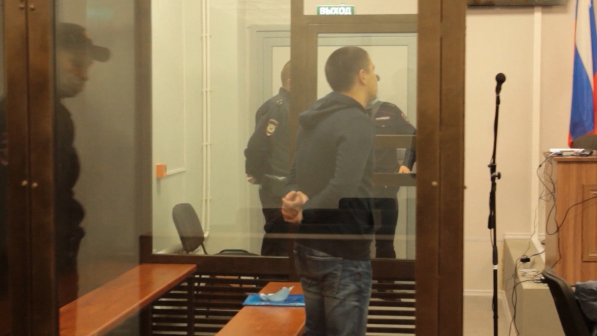 Глава Верховного суда РФ призвал сократить число арестов