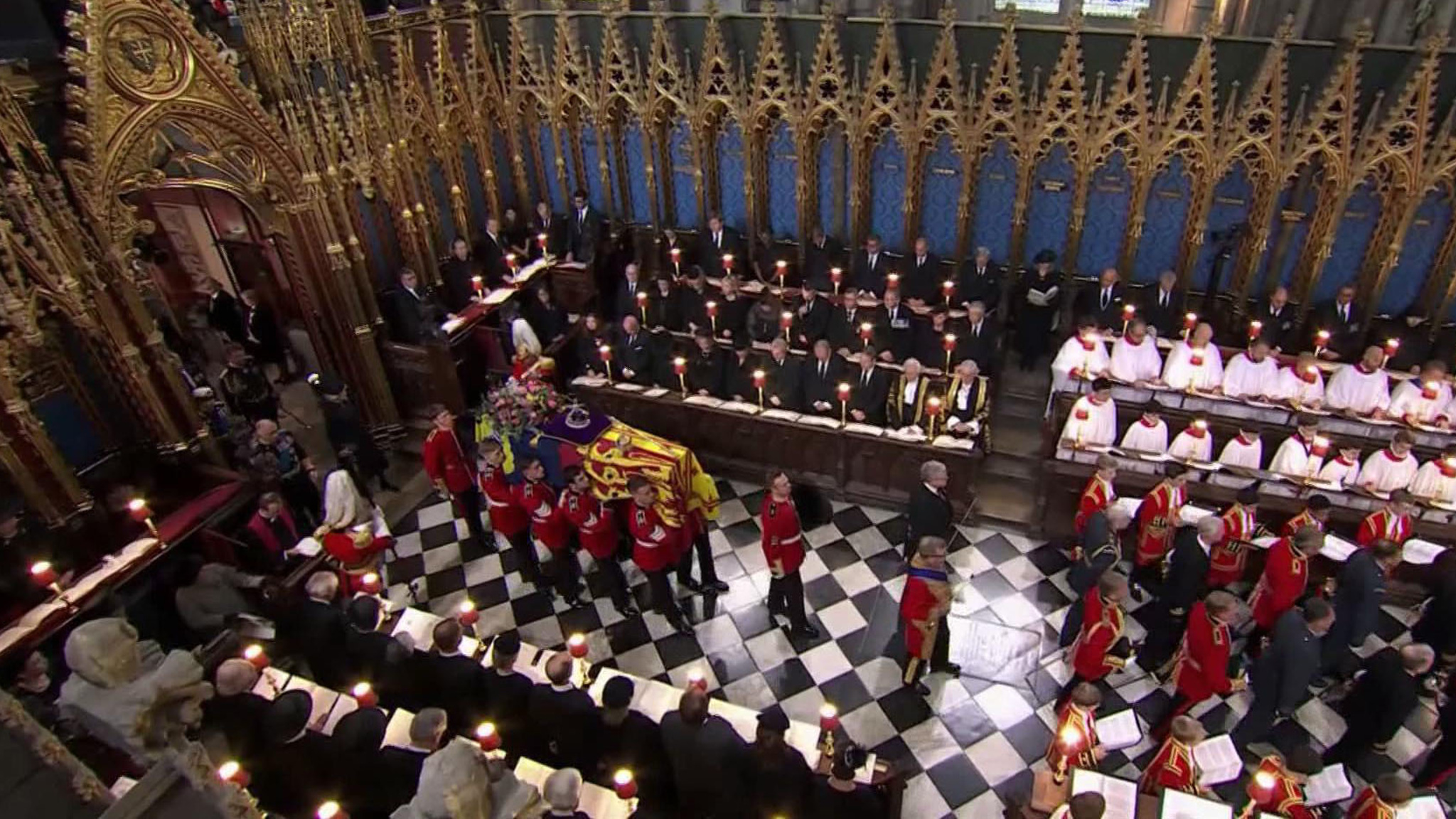 Гроб с телом Елизаветы II прибыл в Виндзорский замок