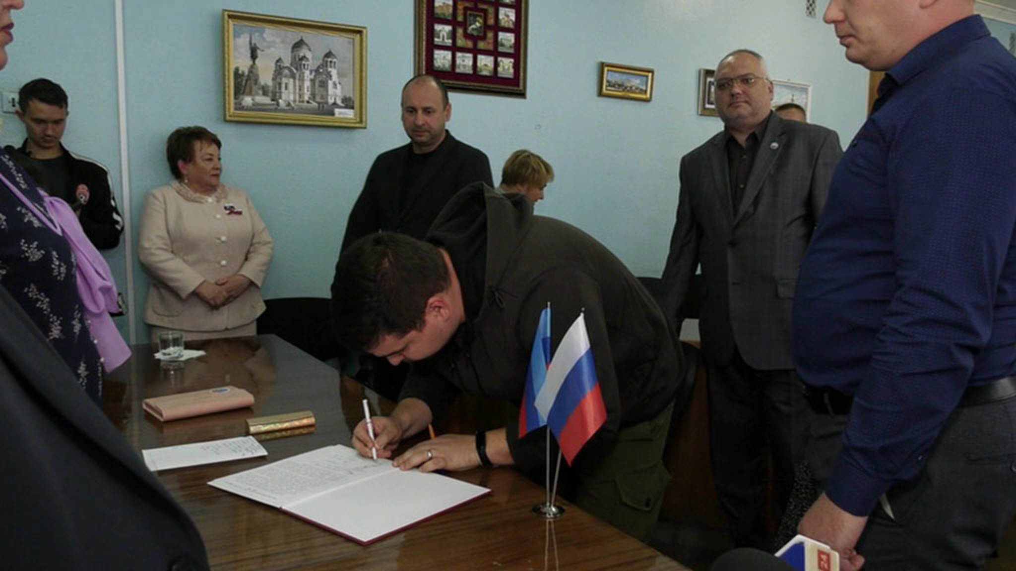 Донбасс принял решение о референдуме, Госдума поддержала