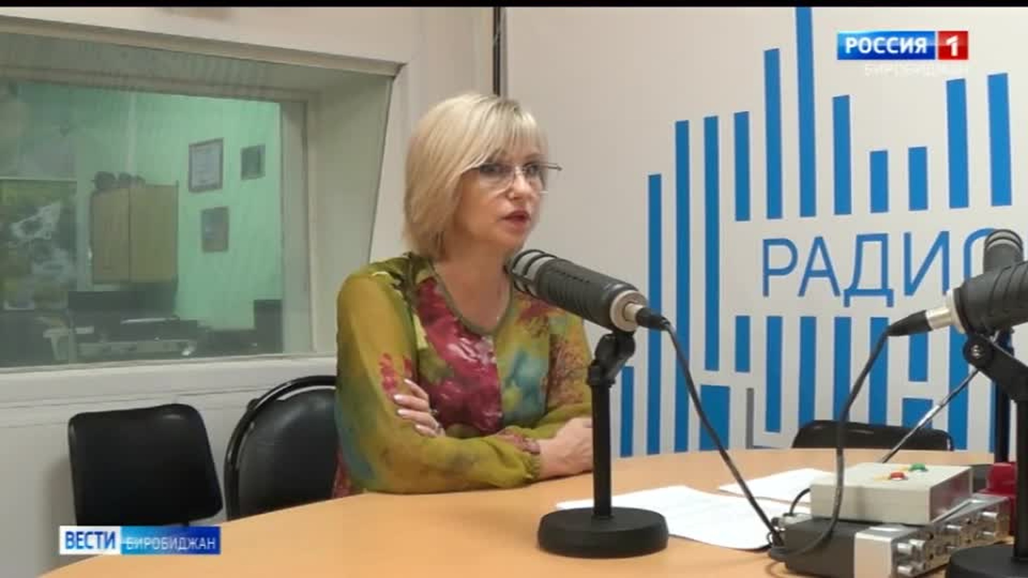 Напрямую о ЖКХ. Уборка в подъезде многоквартирного дома.
