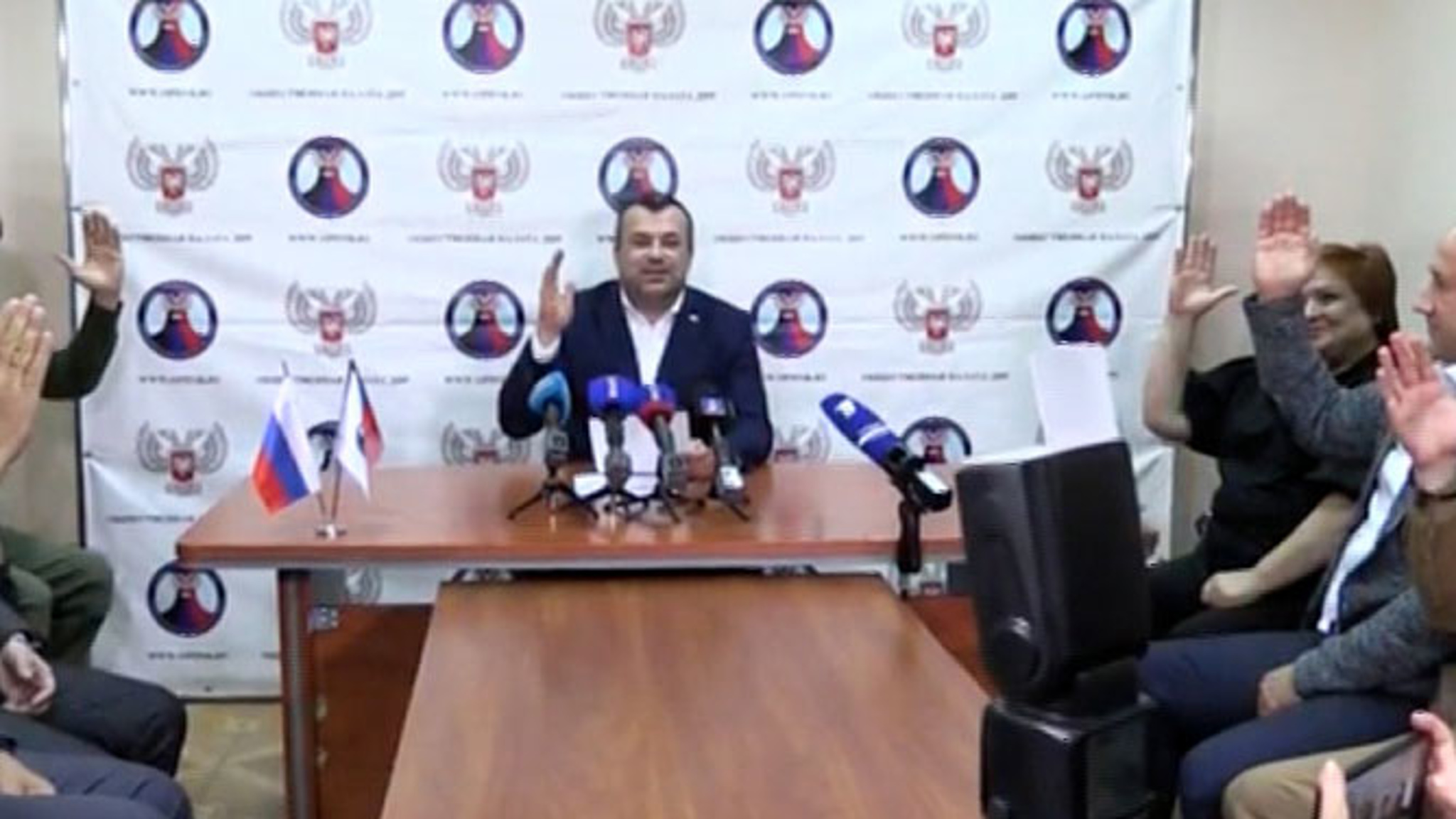 ВСУ продолжают обстреливать ДНР на фоне референдумов
