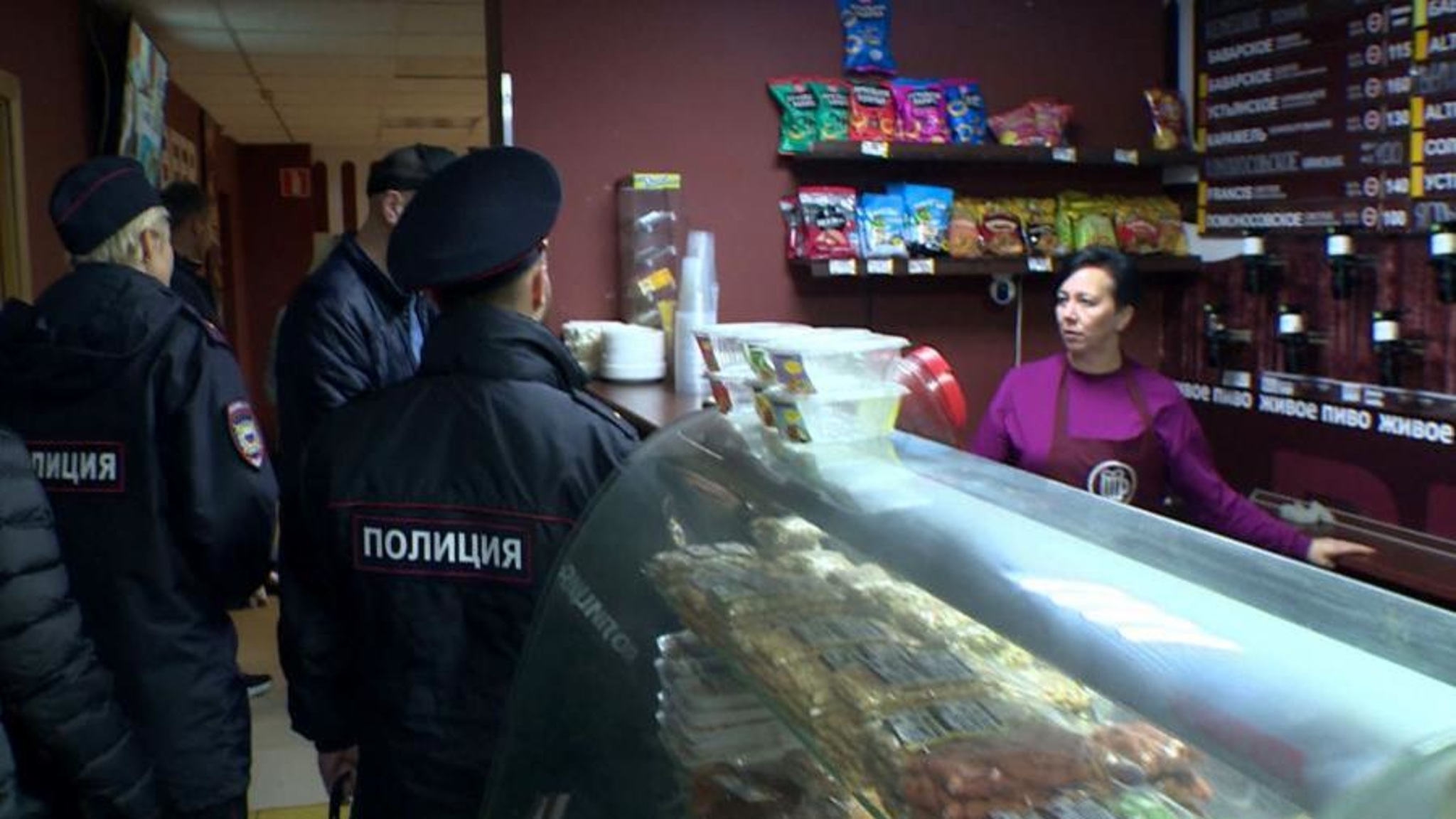 В регионе продолжаются рейды по круглосуточным "наливайкам" – проверки прошли в Архангельске