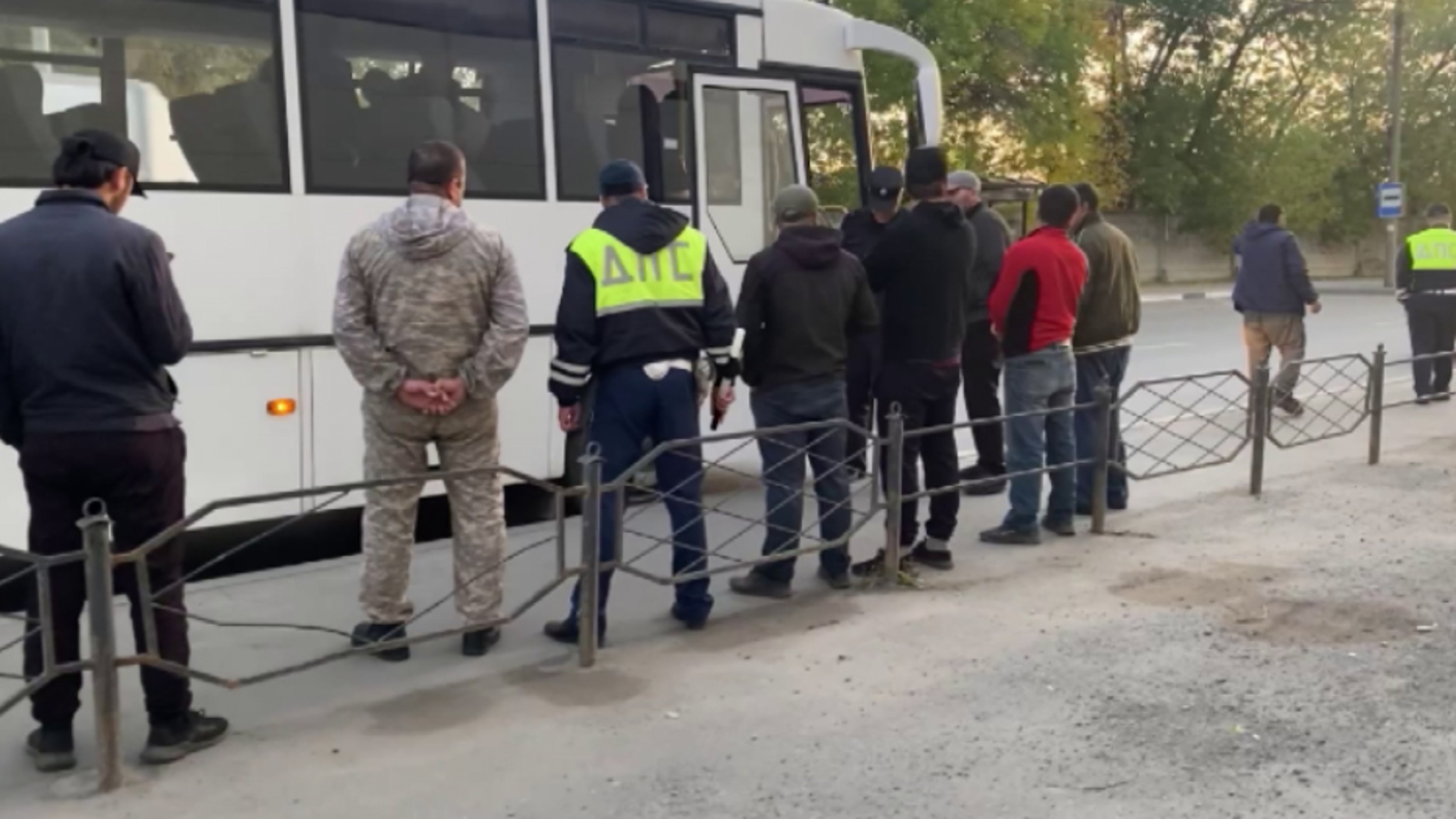 Екатеринбургский полицейские вышли в рейд по мигрантам-нелегалам