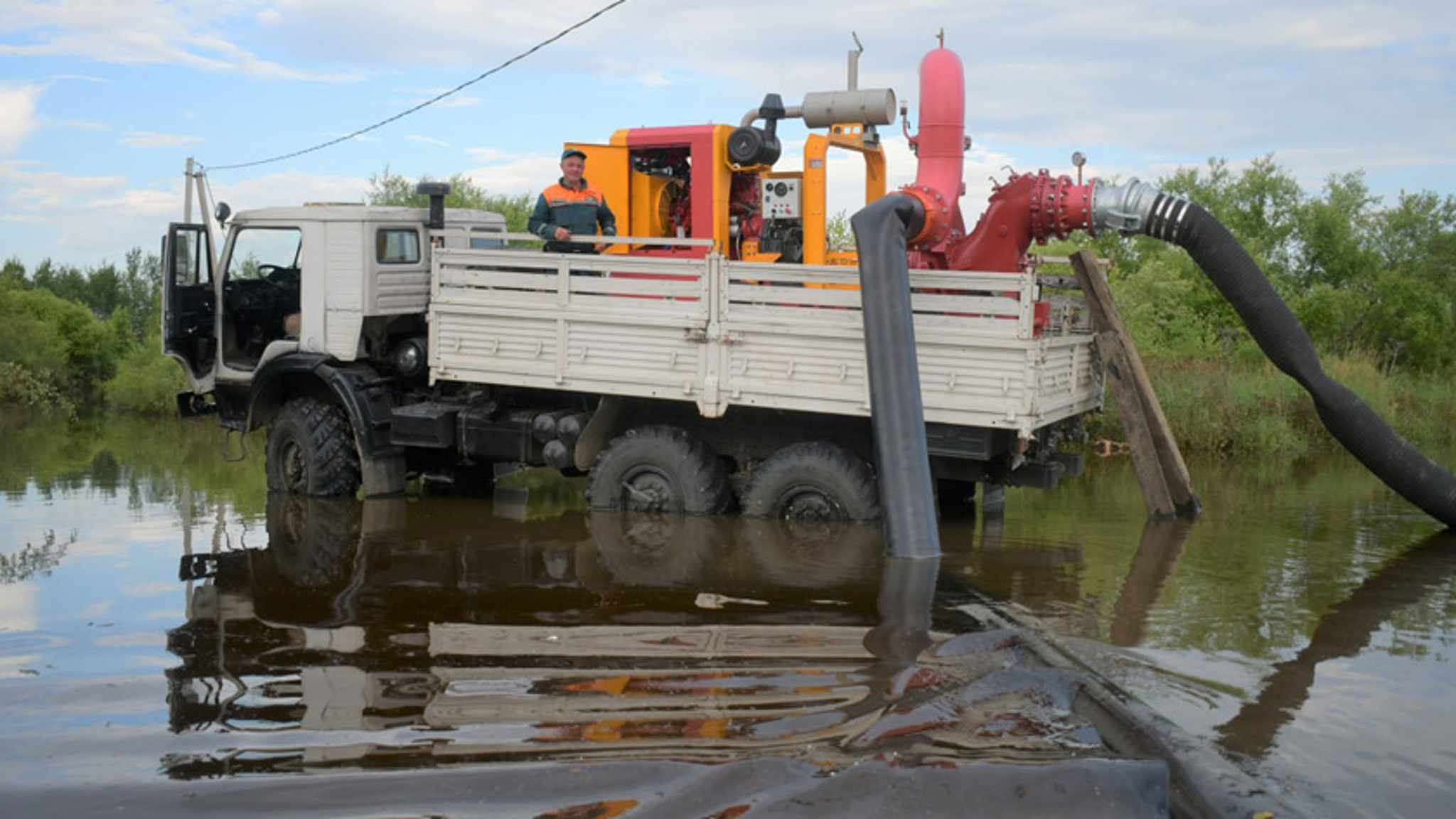 Новую технику для откачки воды в период паводка закупили в Приамурье