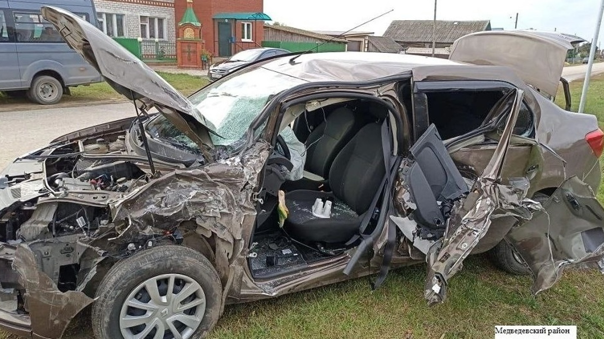 При столкновении с КАМАЗом в Марий Эл пострадал пассажир Renault