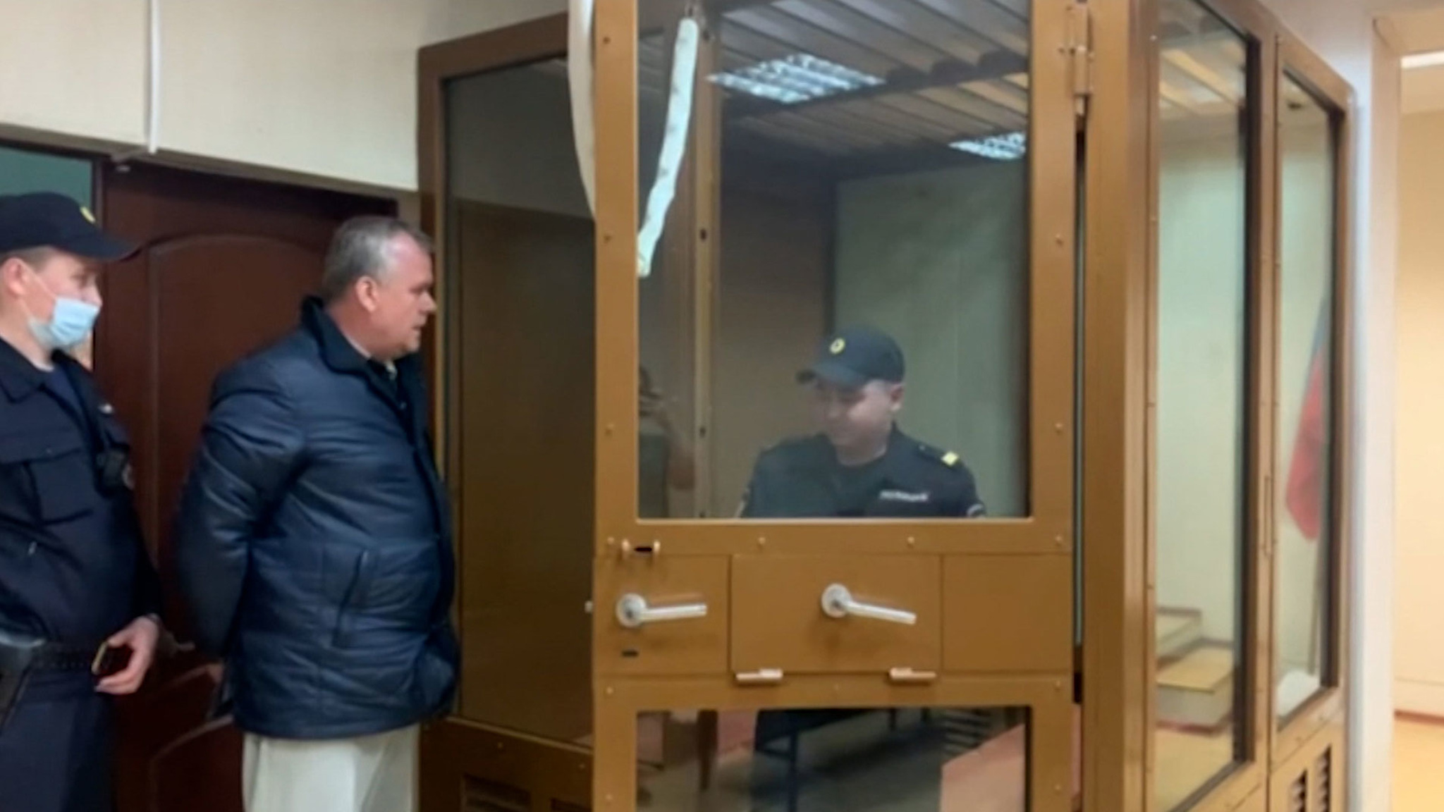Высокопоставленного сотрудника таможни обвиняют в получении взятки