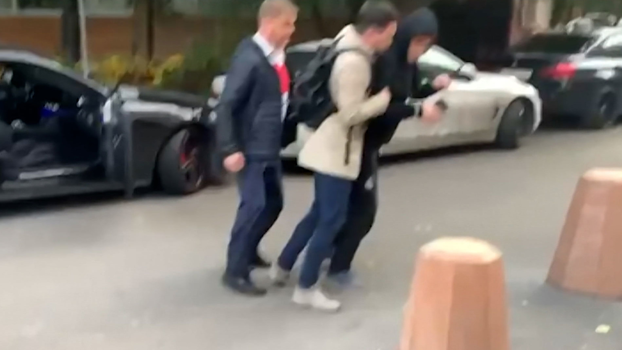 Следователи начали проверку по факту нападения на журналиста