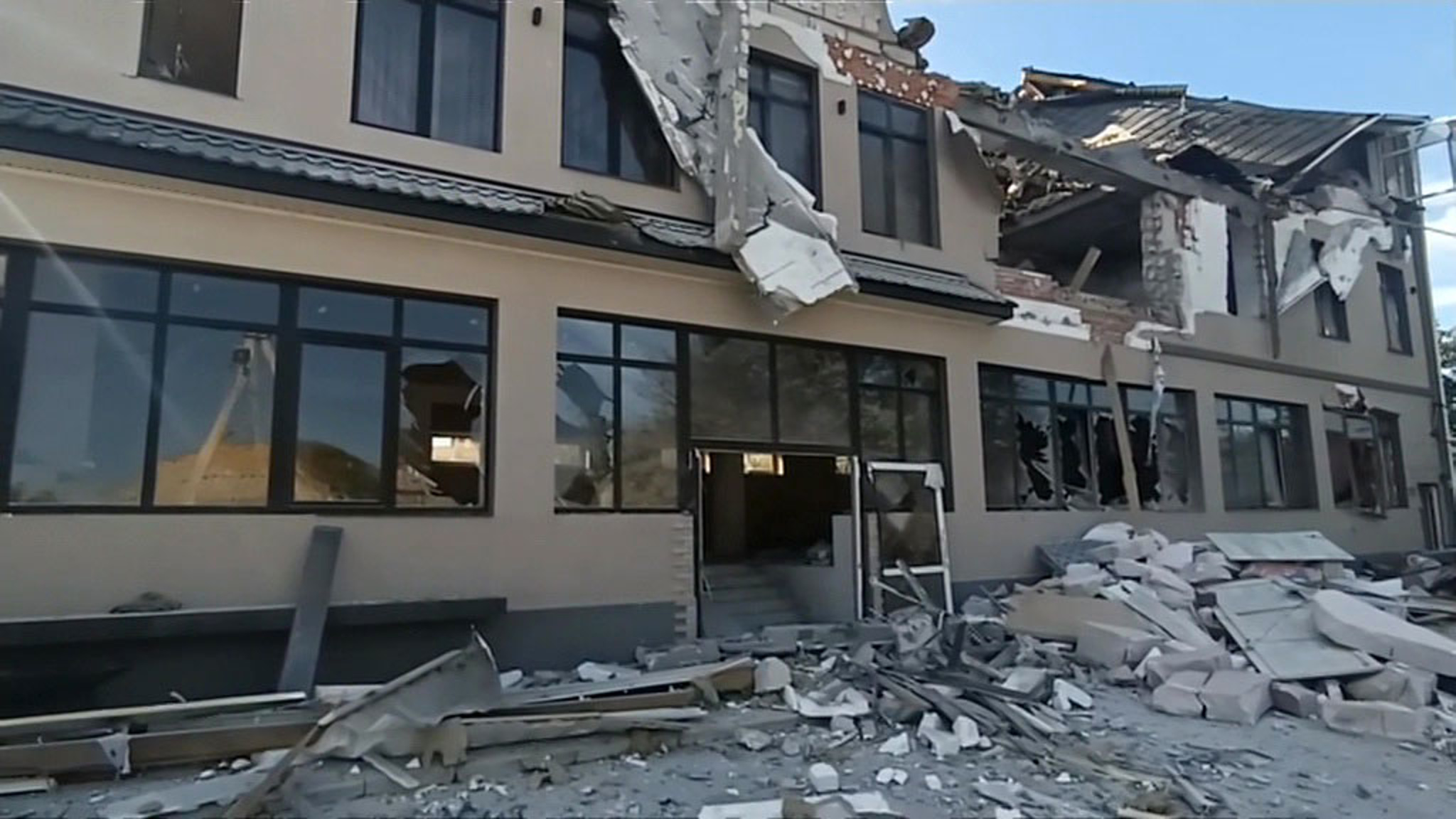 Атаку на гостиницу в Херсоне назвали актом бессильной злобы