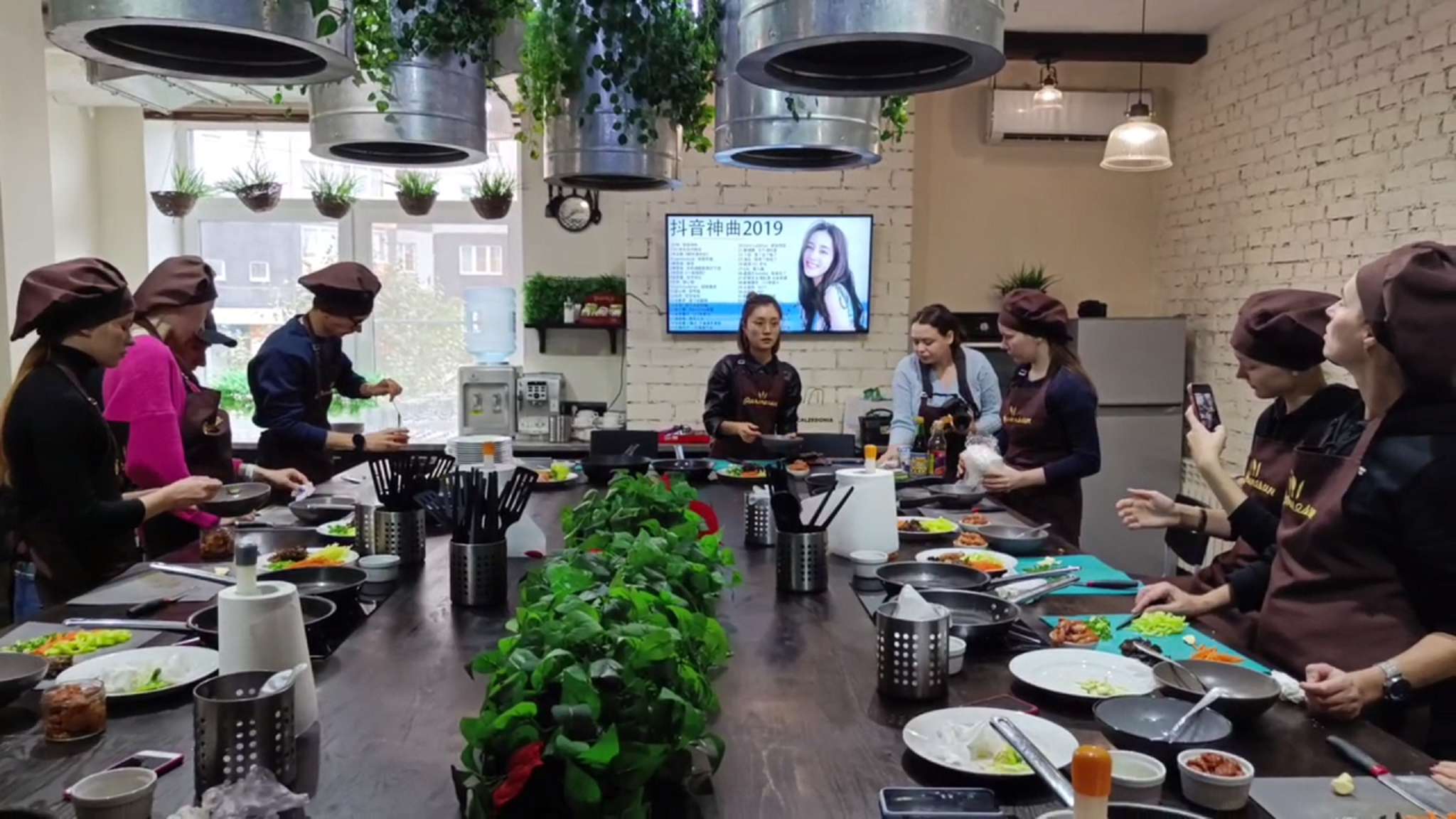 Свинина со вкусом рыбы: в Челябинске стартовал необычный гастрономический марафон