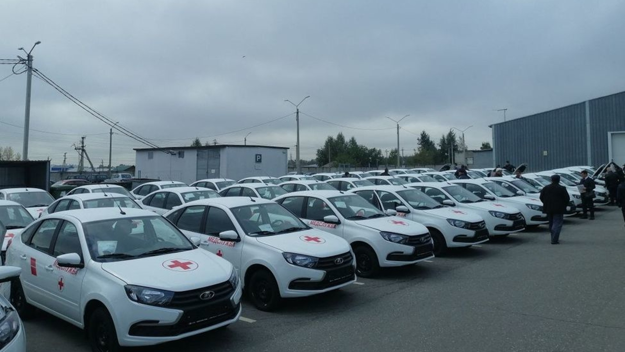 Все районные больницы Чувашии получили новые легковые автомобили