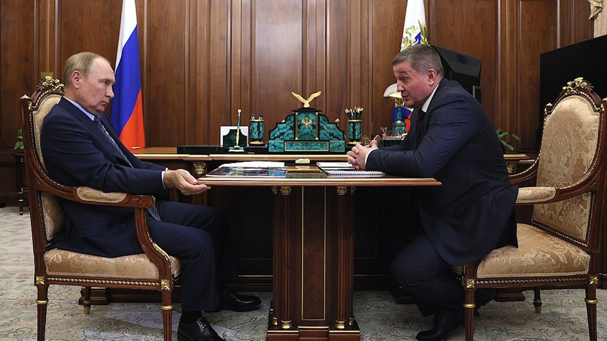 Владимир Путин ознакомился проектами развития Волгоградской области и оценил их результаты