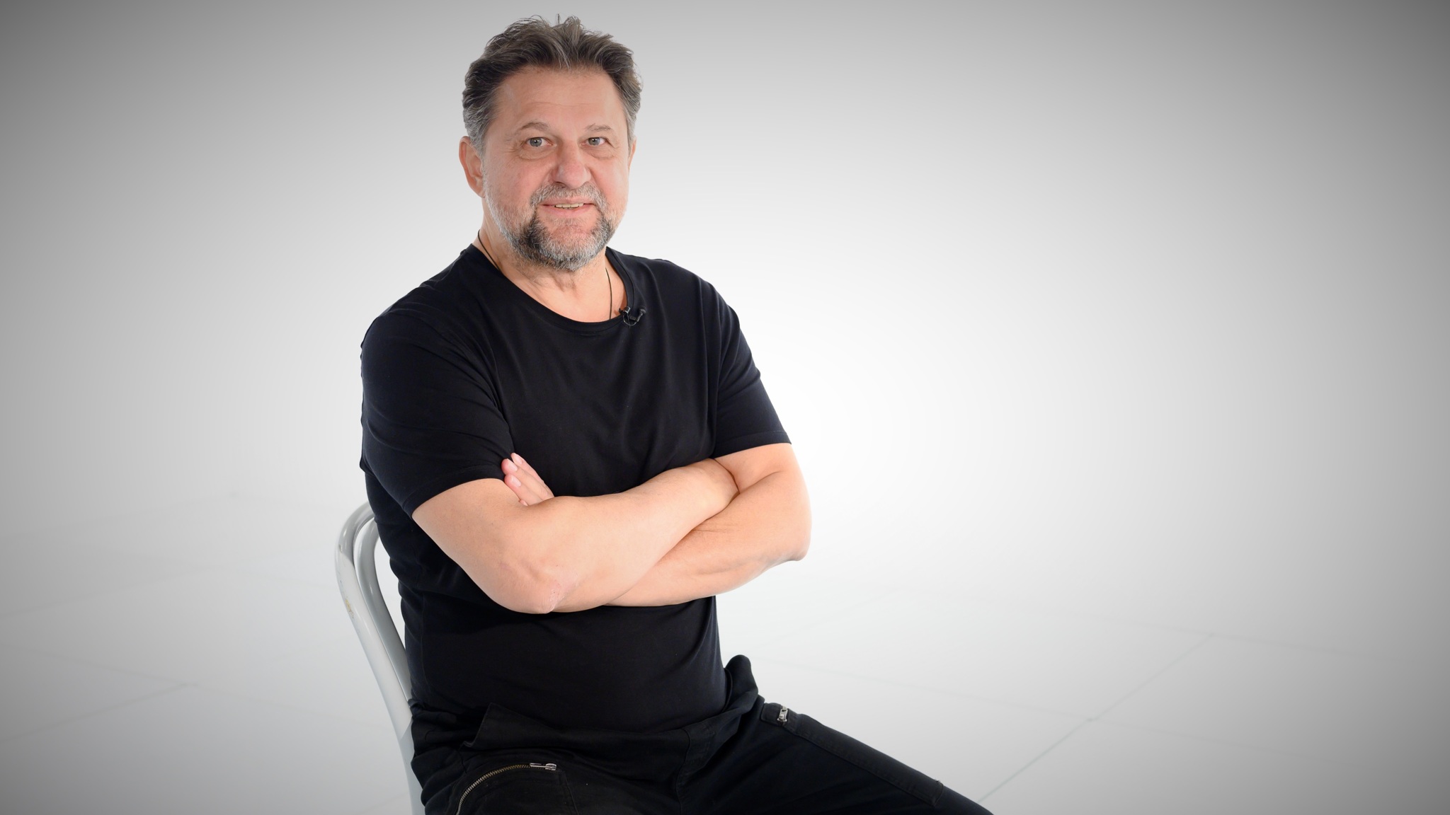 В новом выпуске "Белой студии" – Александр Самойленко