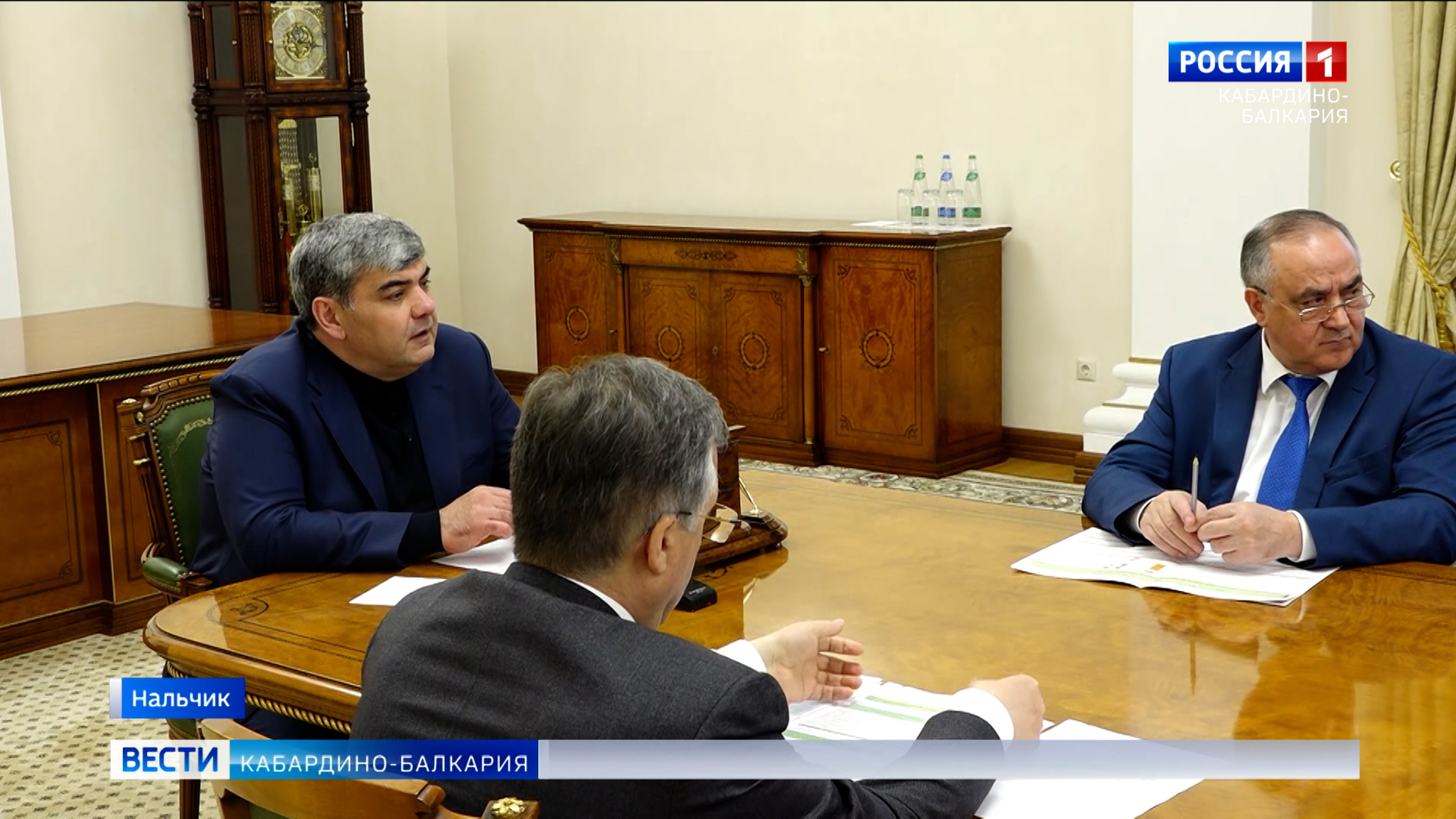 Казбек Коков провел еженедельное заседание штаба по вопросам капитального строительства