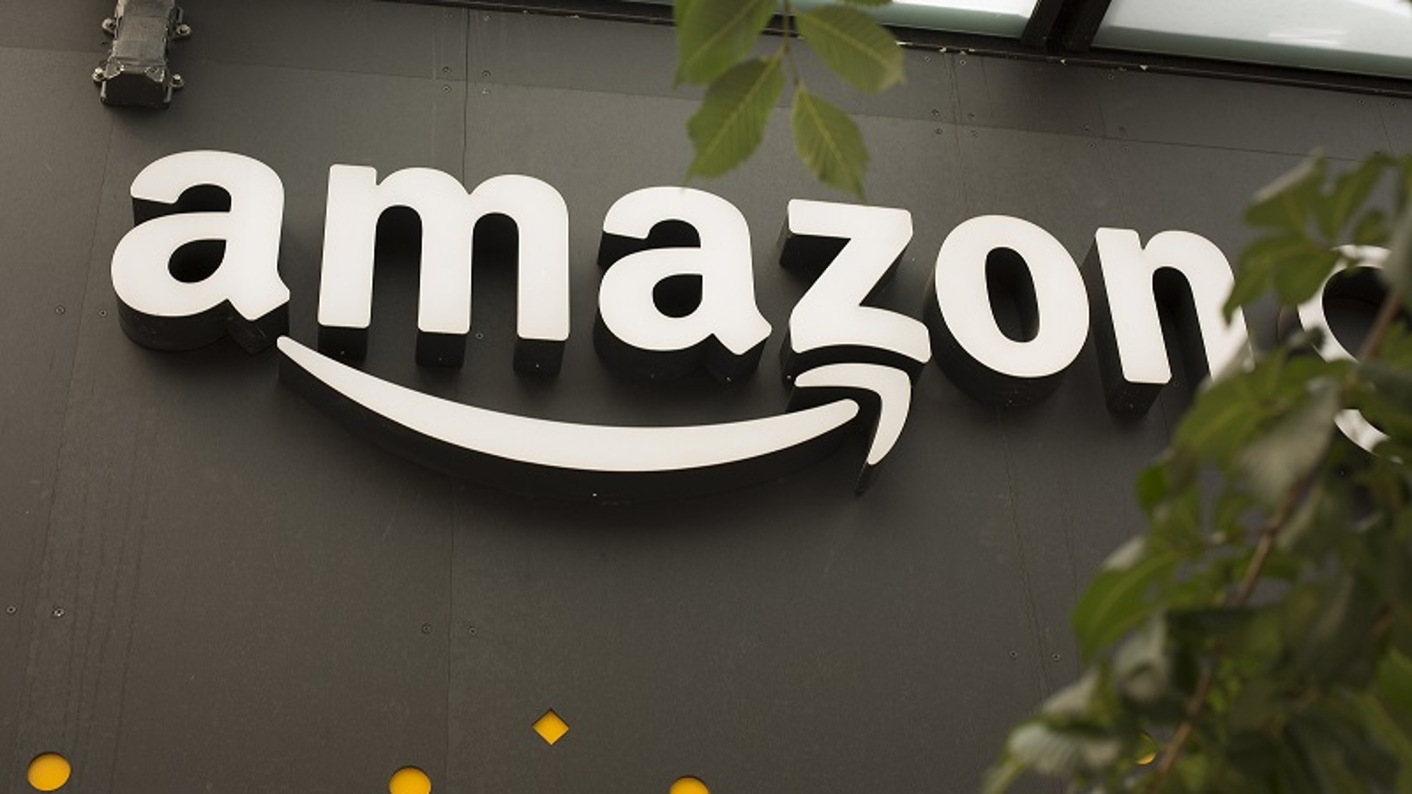 Amazon будет тратить миллиард долларов в год на фильмы для большого экрана