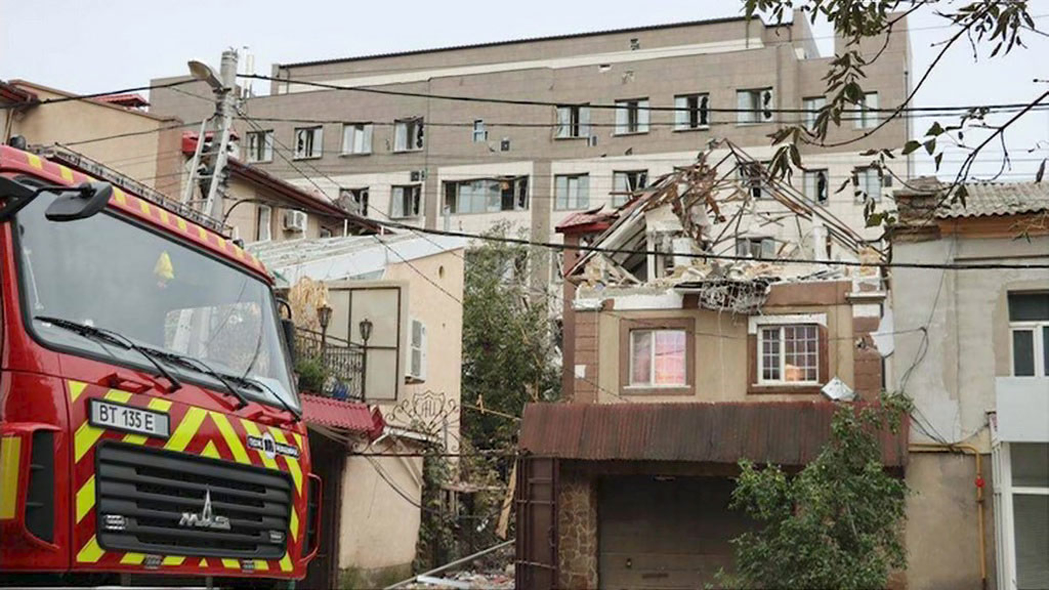 ВСУ обстреляли центр Херсона, пострадала гостиница