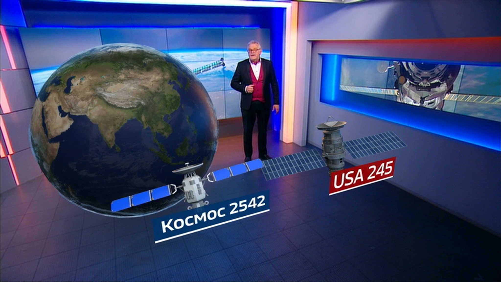 Спутники устроили гонку с преследованием в космосе