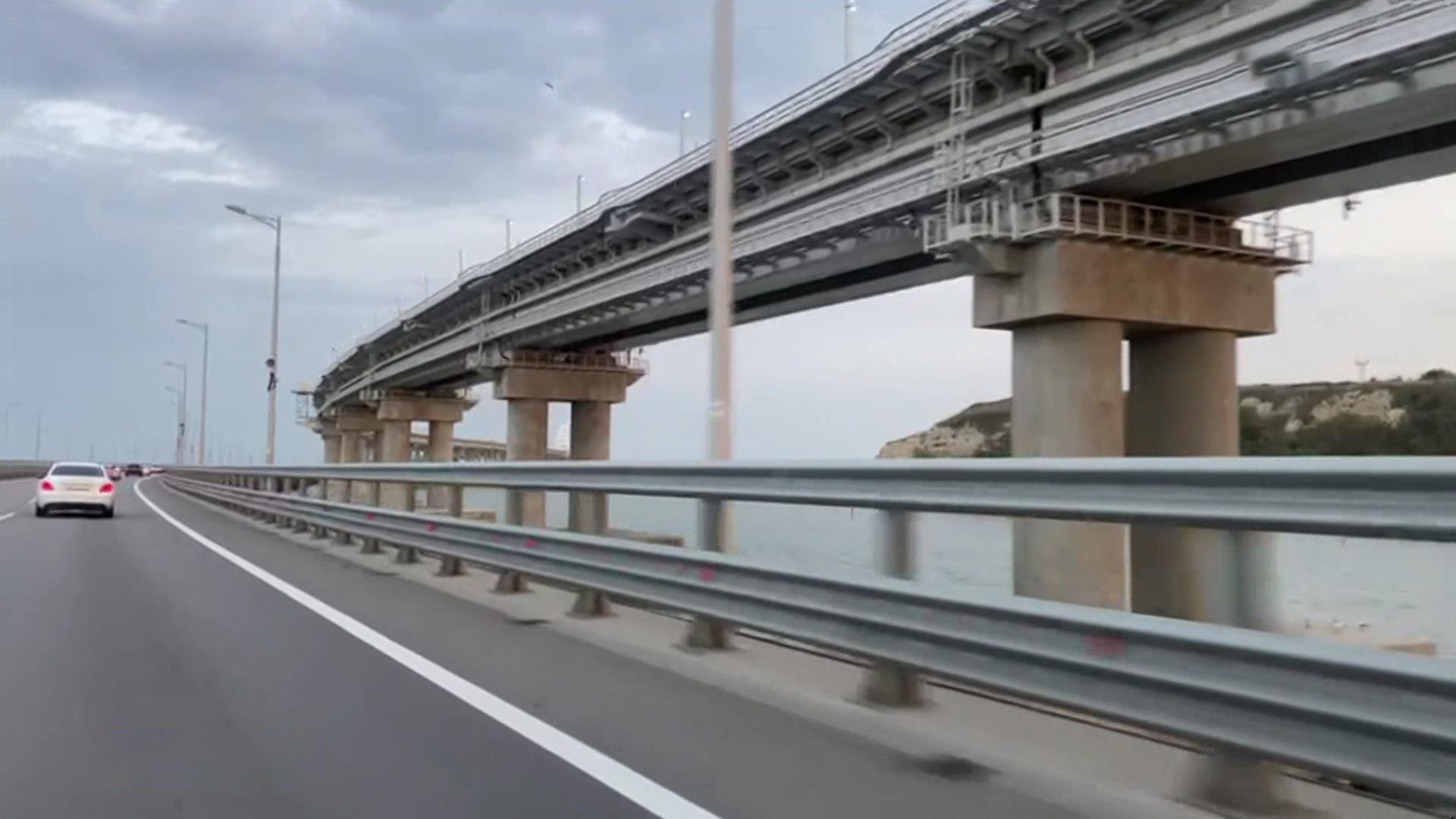 Съемочная группа "Вестей" проехала по Крымскому мосту