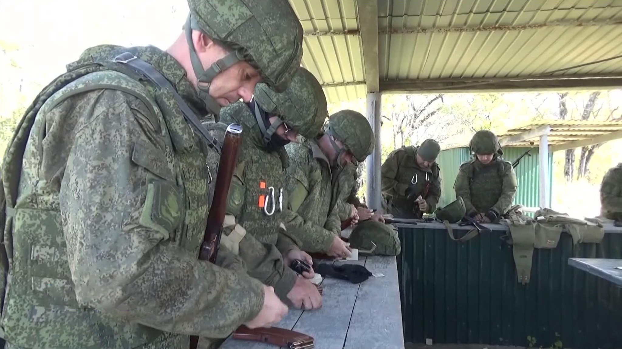 Российский Донбасс тепло встретил новобранцев