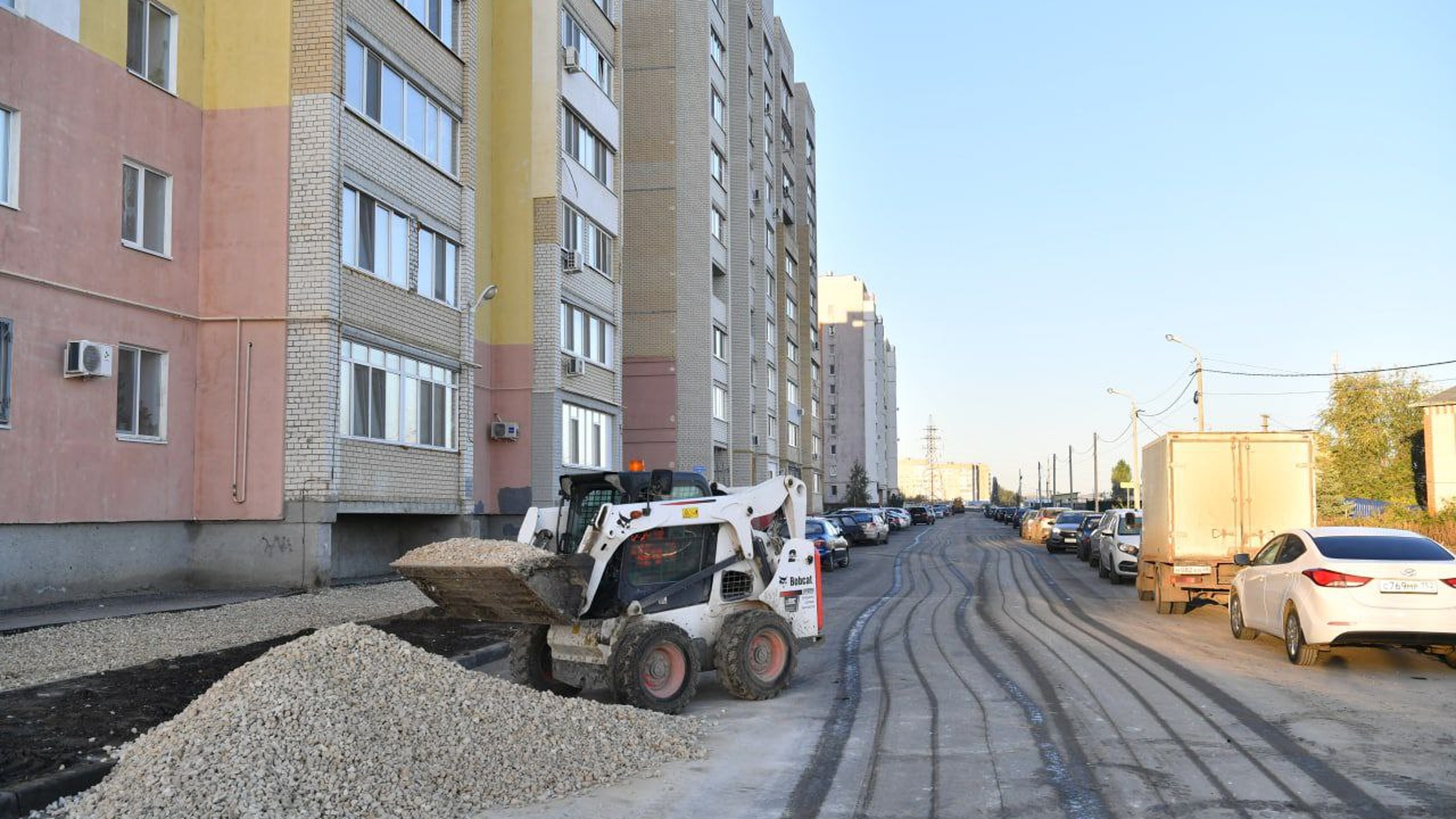 Роман Бусаргин проверил, как завершается строительство новой улицы Зыбина в пос. Солнечный-2