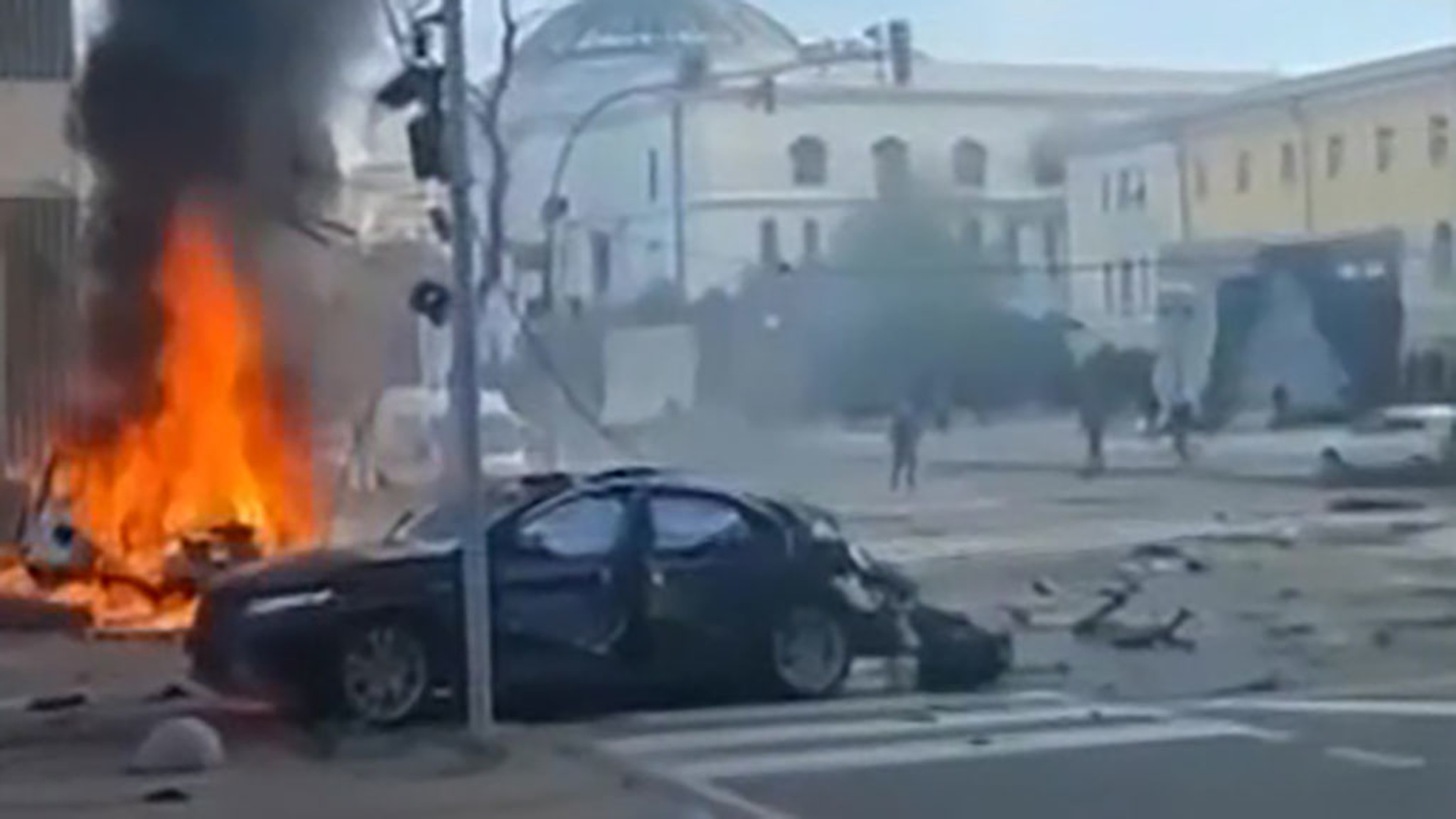 Появляются все новые фото и видео последствий взрывов на Украине