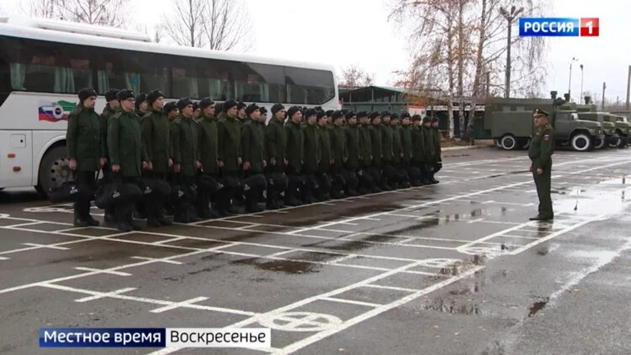 Из Челнов в Казань прибыл автобус с родственниками военнообязанных