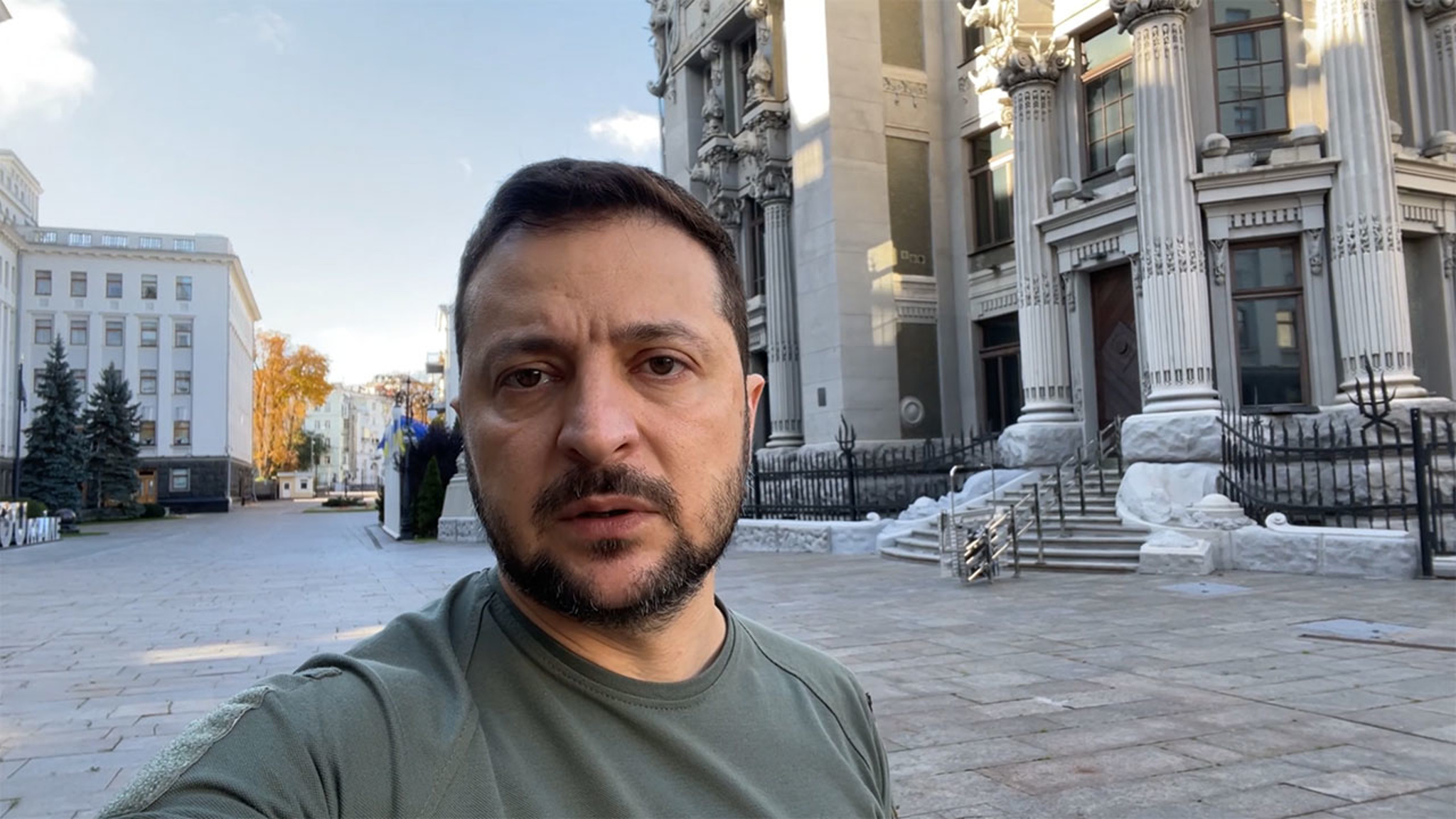 Зеленский записал обращение к украинцам