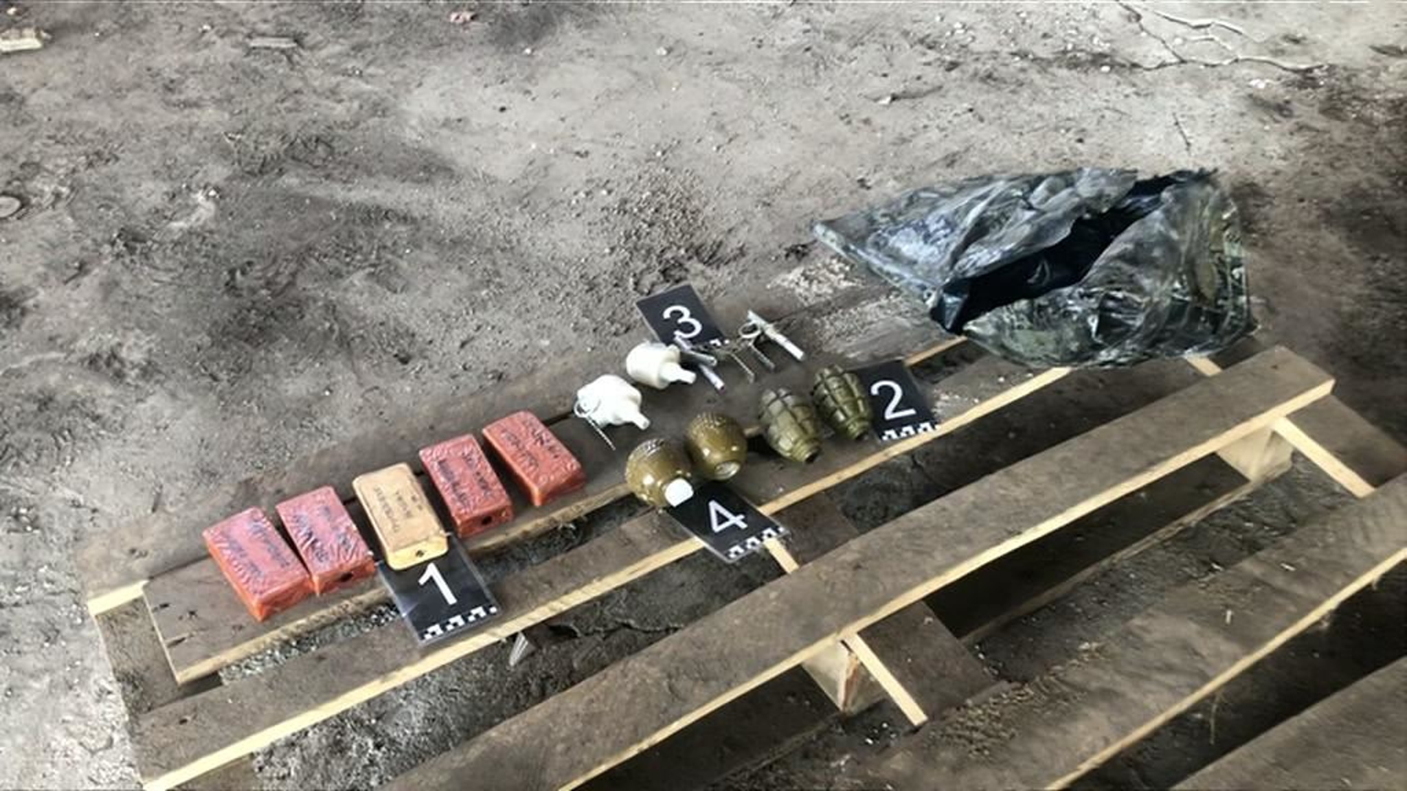 Саперы Росгвардии уничтожают тайники ВСУ в Запорожье