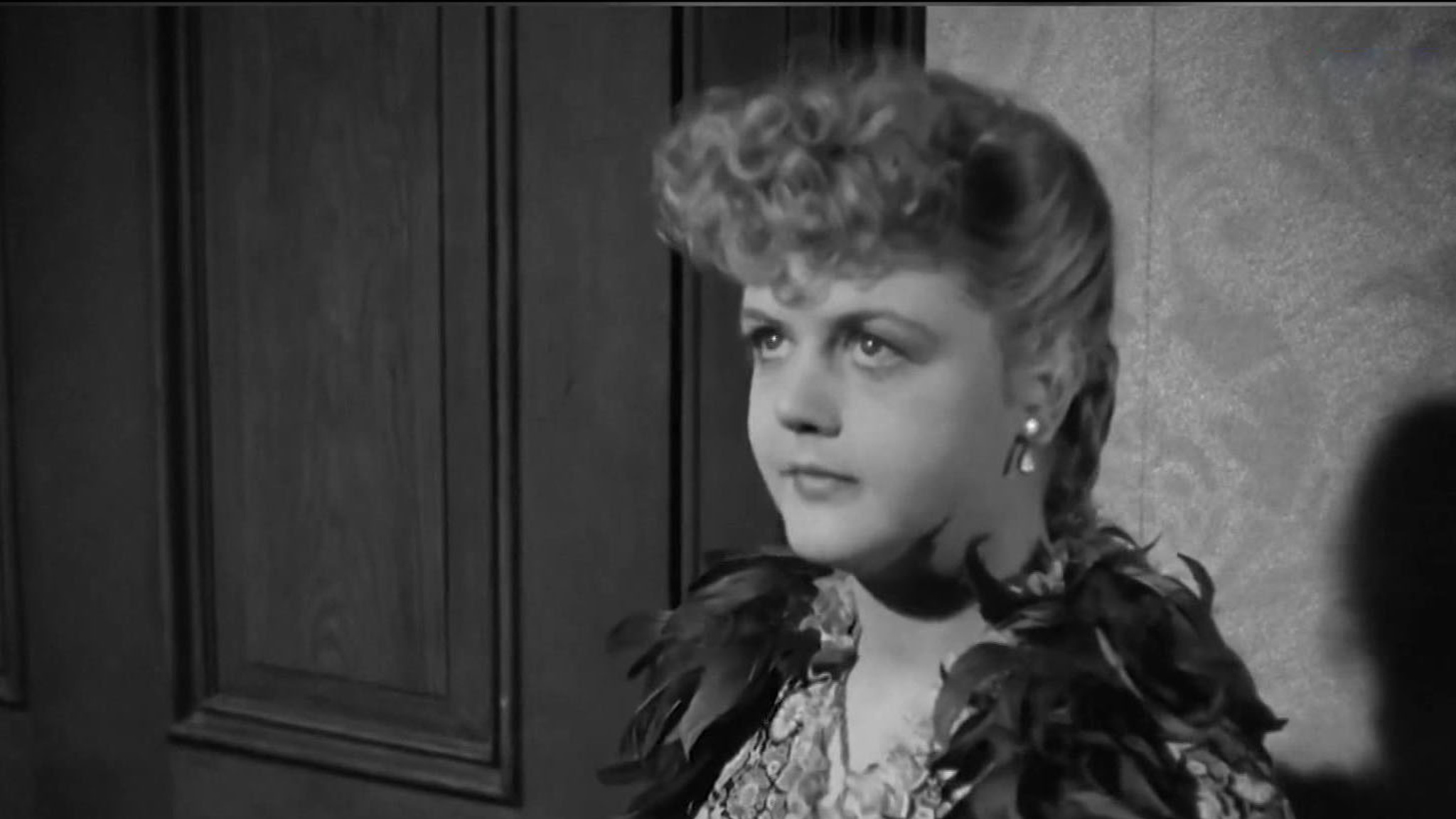 Актриса и певица Анджела Лэнсбери умерла в возрасте 96 лет
