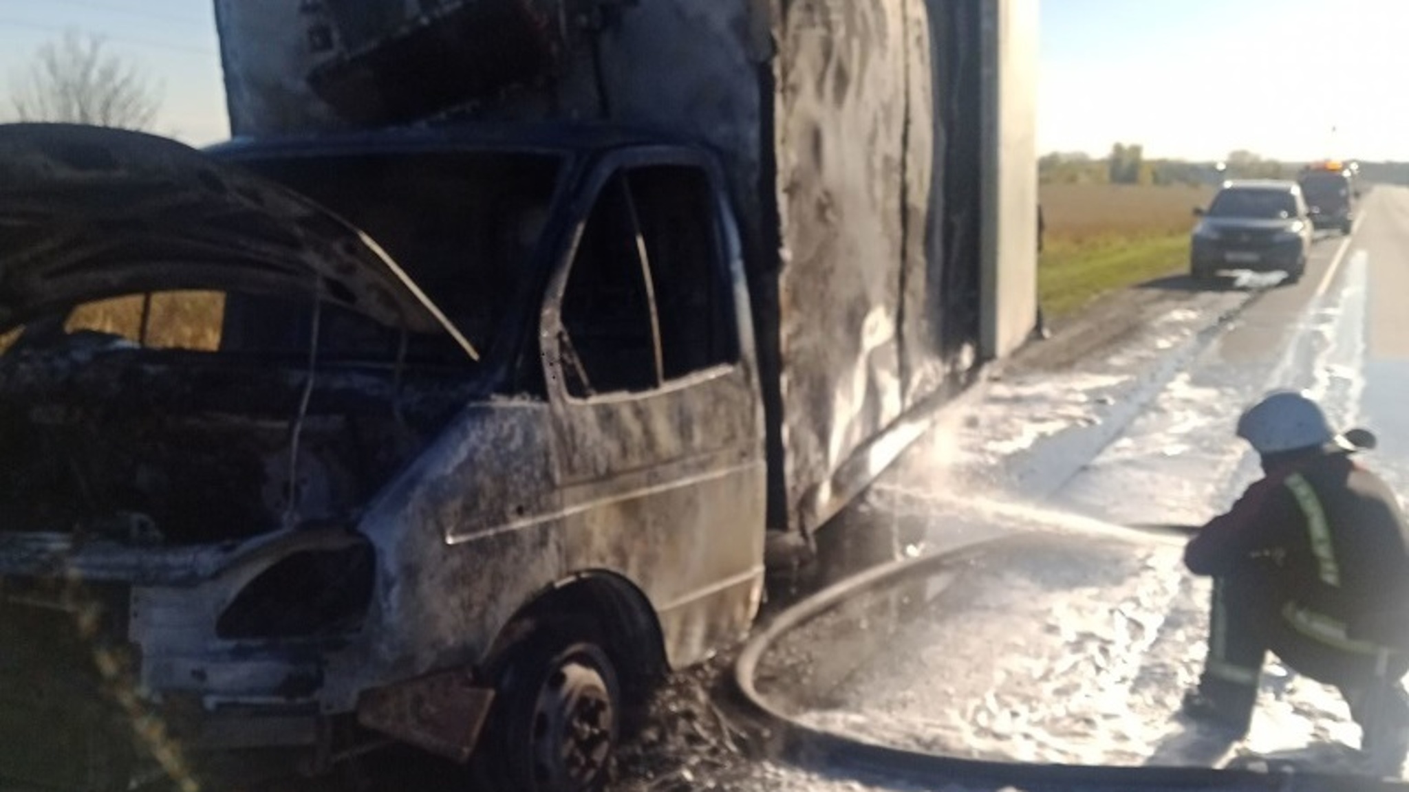 Во Владимирской области на трассе сгорела грузовая "Газель"