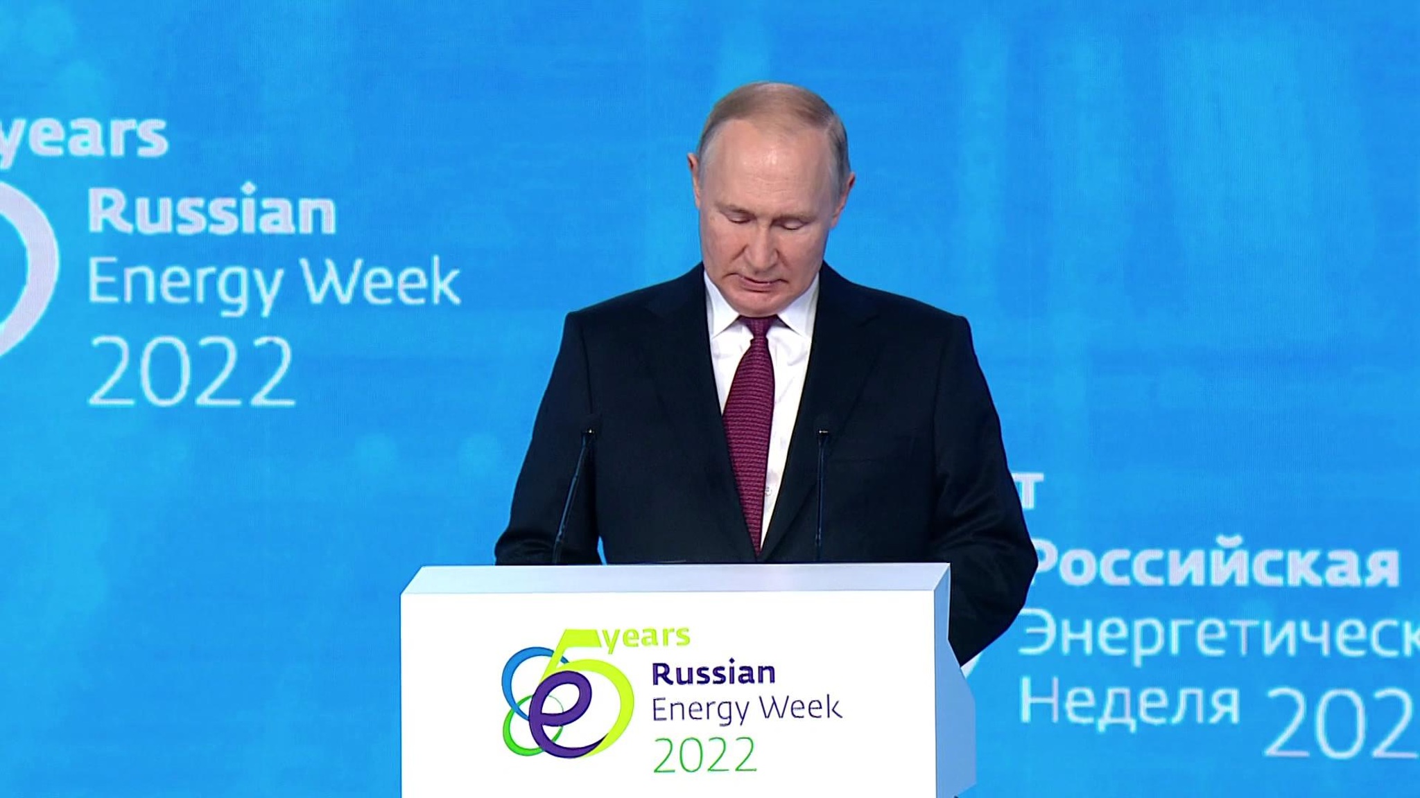 Мировая экономика переживает острый кризис, сообщил Путин