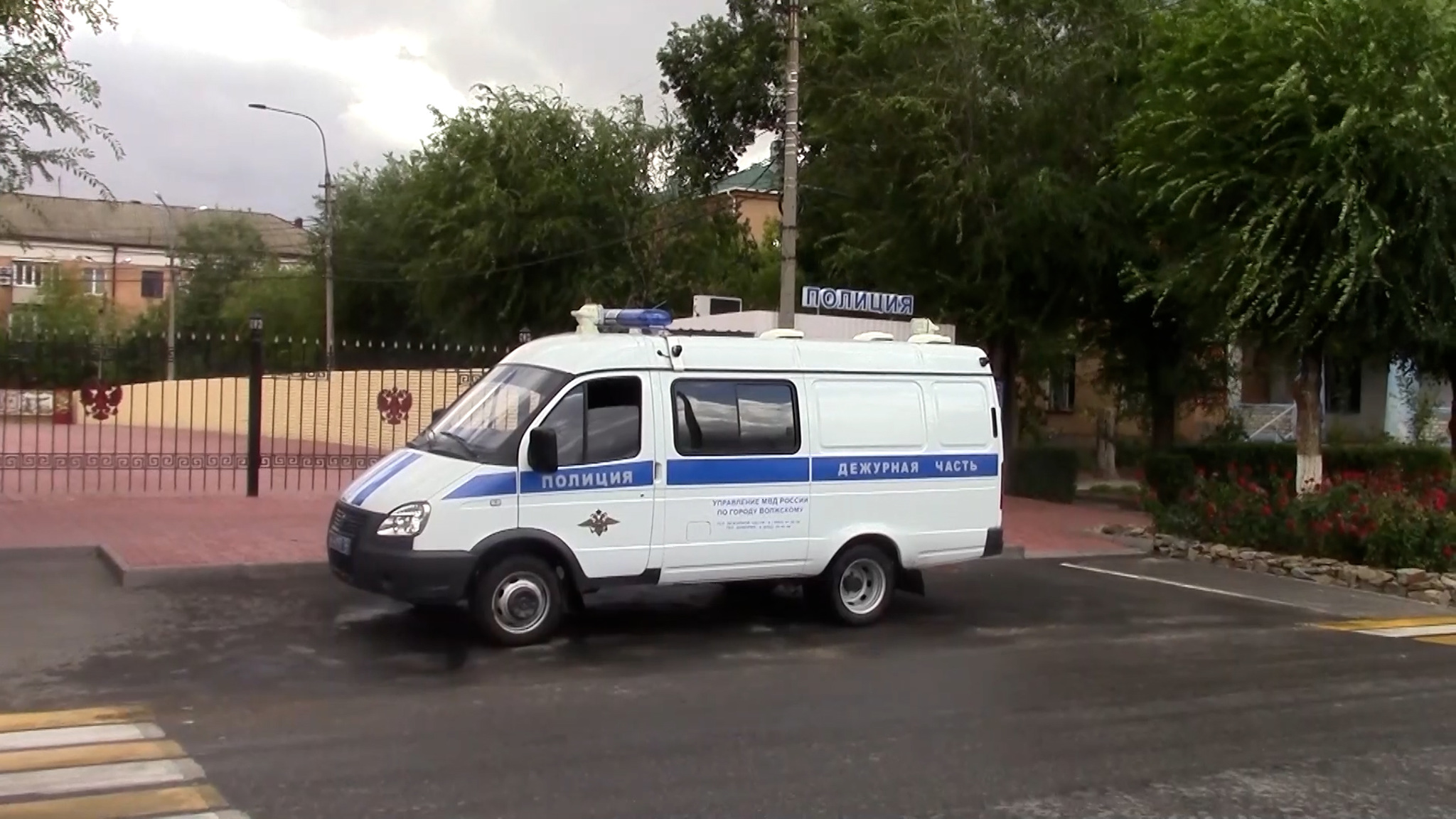 В Волгограде мужчина украл сумку из незакрытого авто