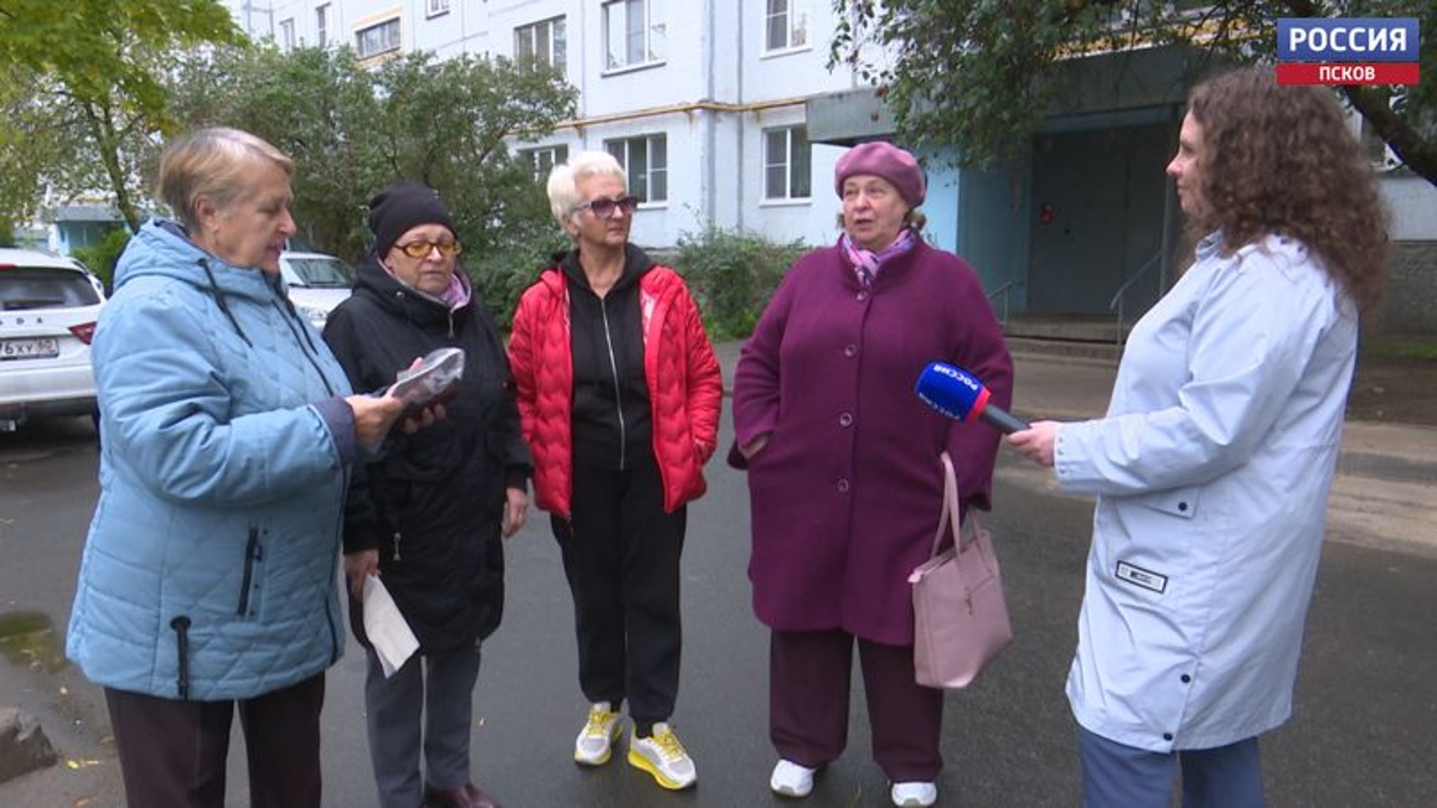 Чуть тёпленькая пошла. Жильцы на Коммунальной, 45 жалуются на проблему с горячей водой