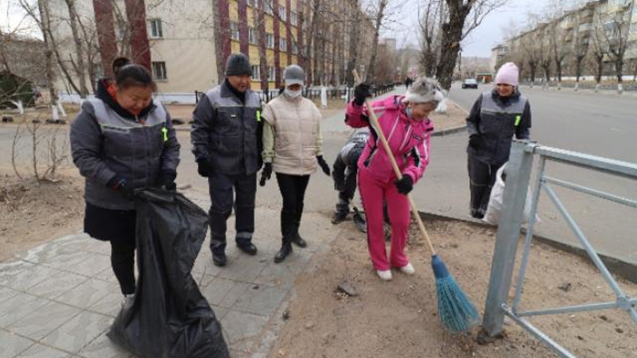 В Улан-Удэ усилены рейды по уборке прилегающих территорий