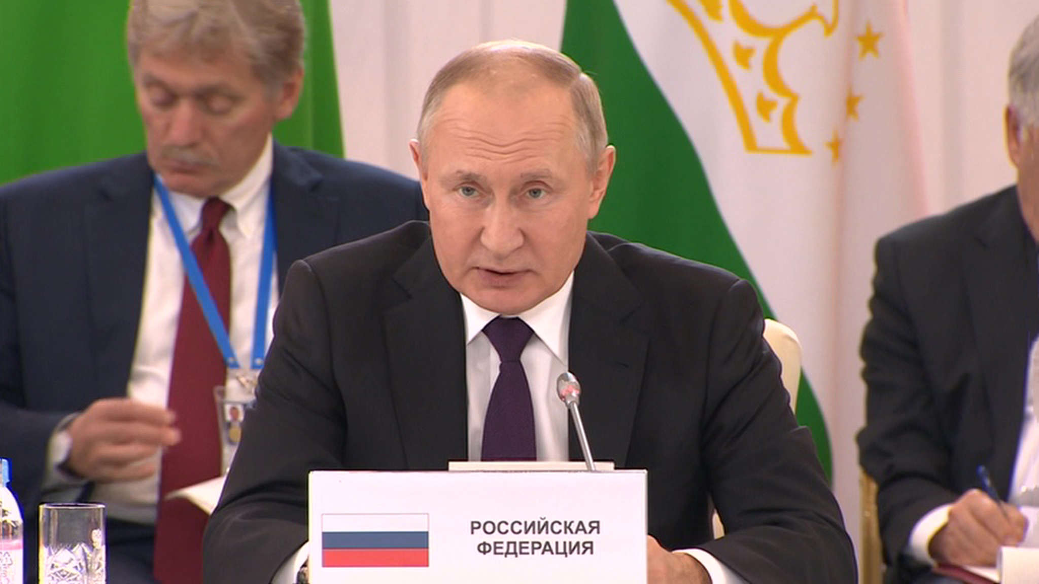 Владимир Путин объяснил, почему Россия поддерживает контакты с талибами