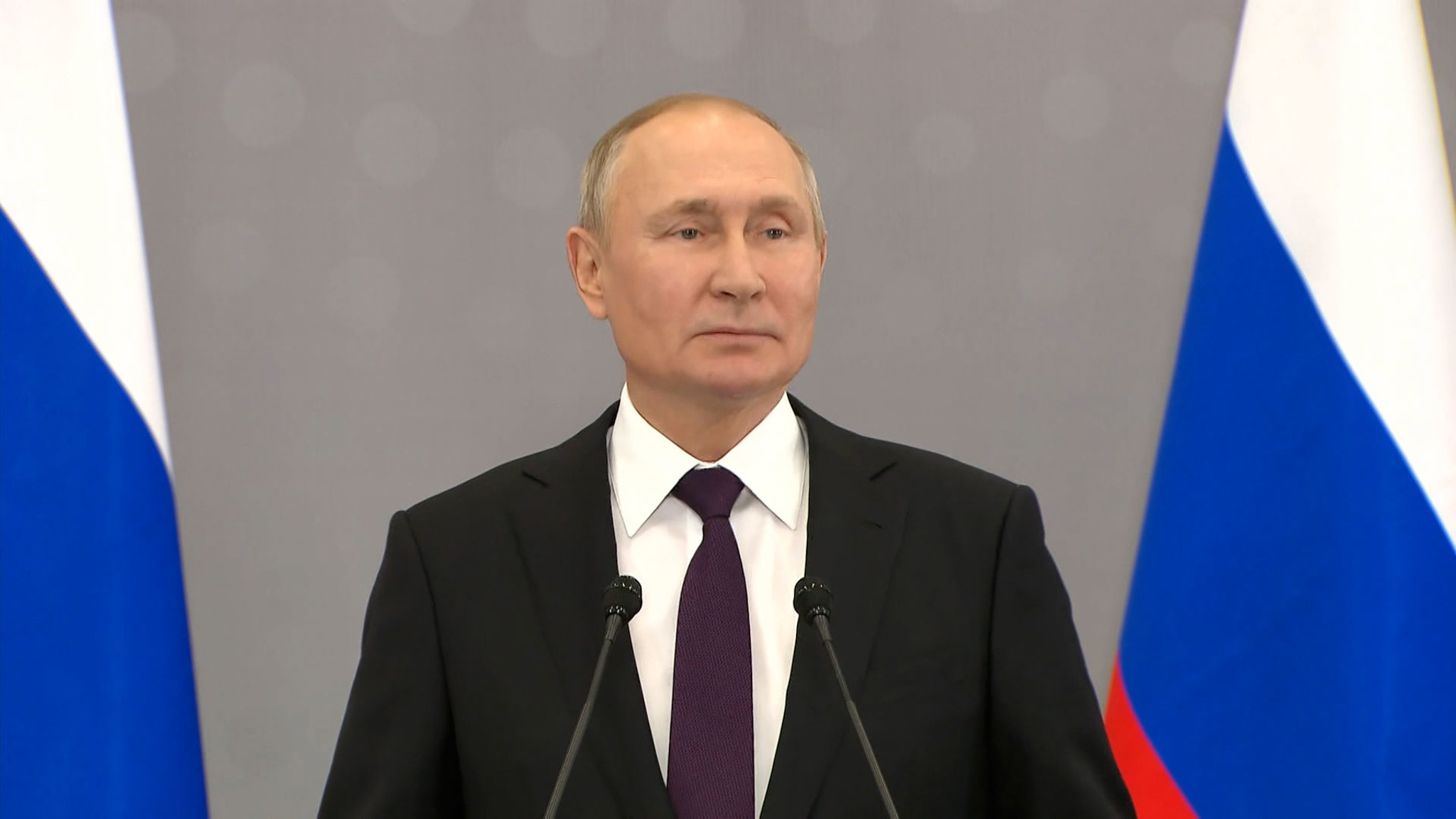 Президент России: мы не должны уподобляться тем, кто отменяет русскую культуру