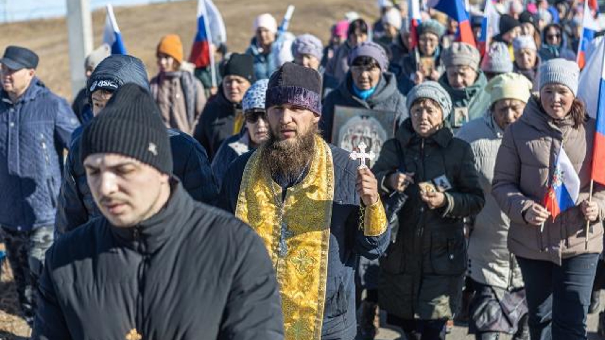В районе Бурятии прошел Крестный ход в поддержку воинов