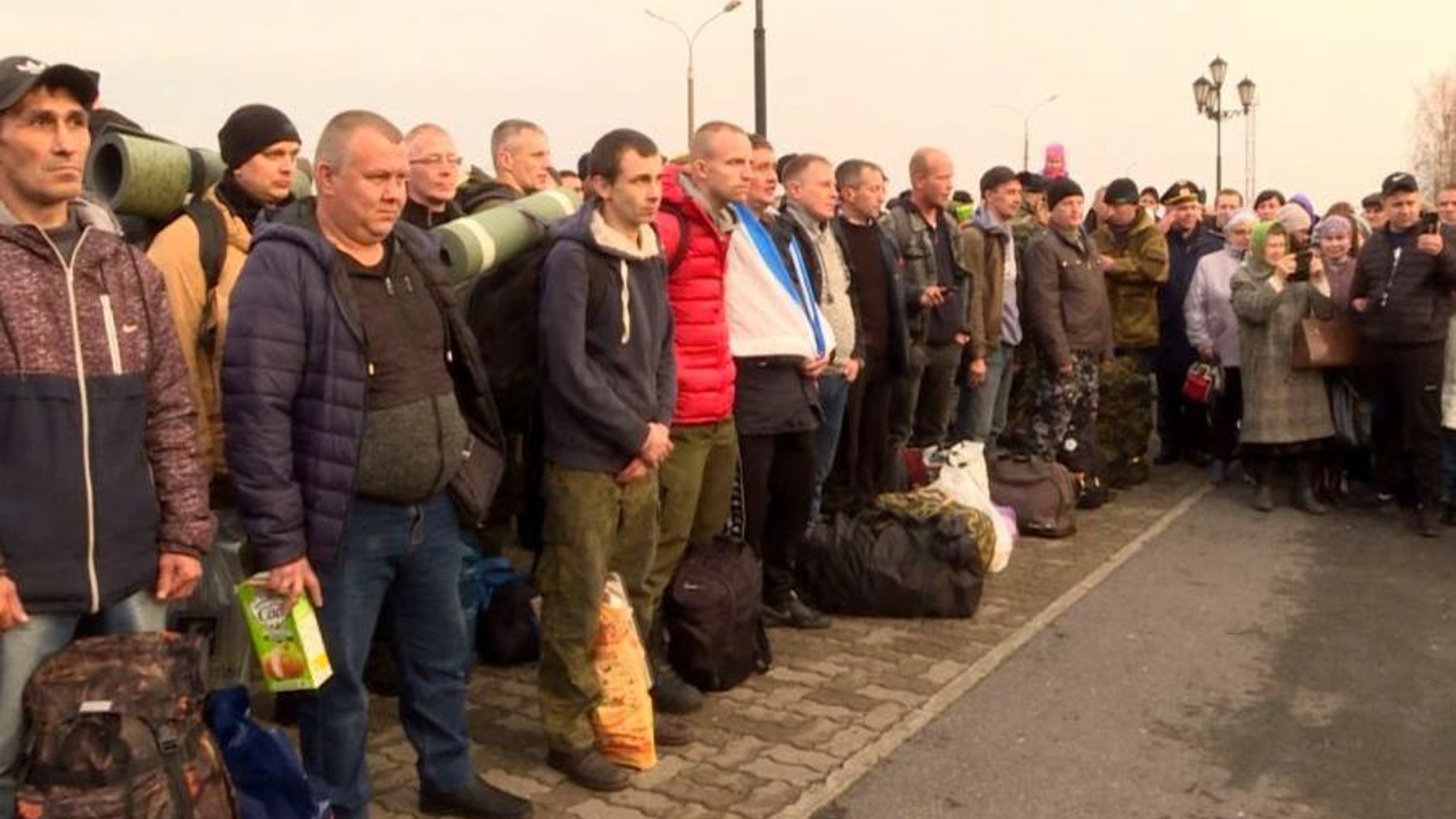 Новая группа мобилизованных отправилась из Архангельска в учебные центры