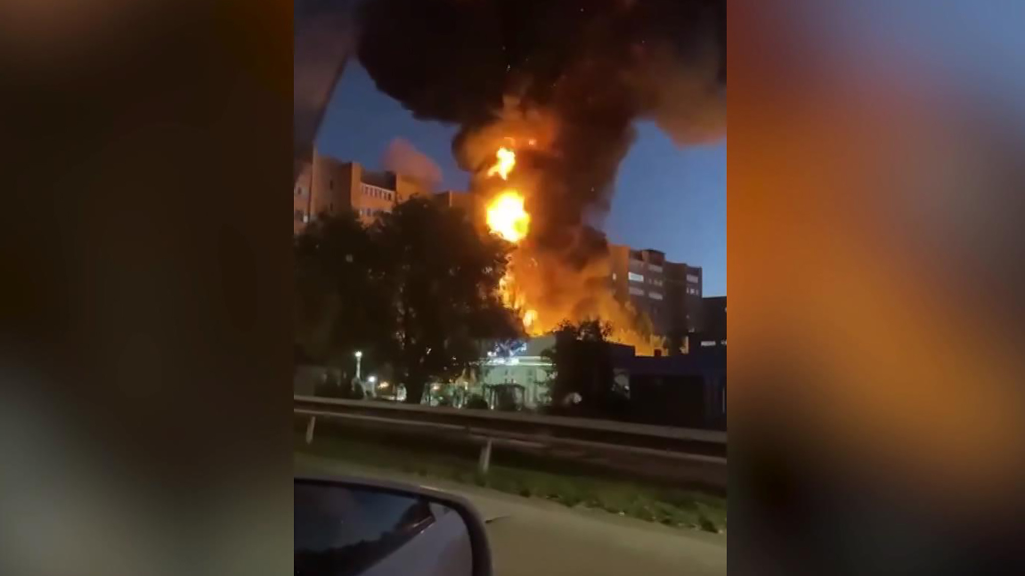 На месте падения самолета в Ейске сохраняется угроза взрыва